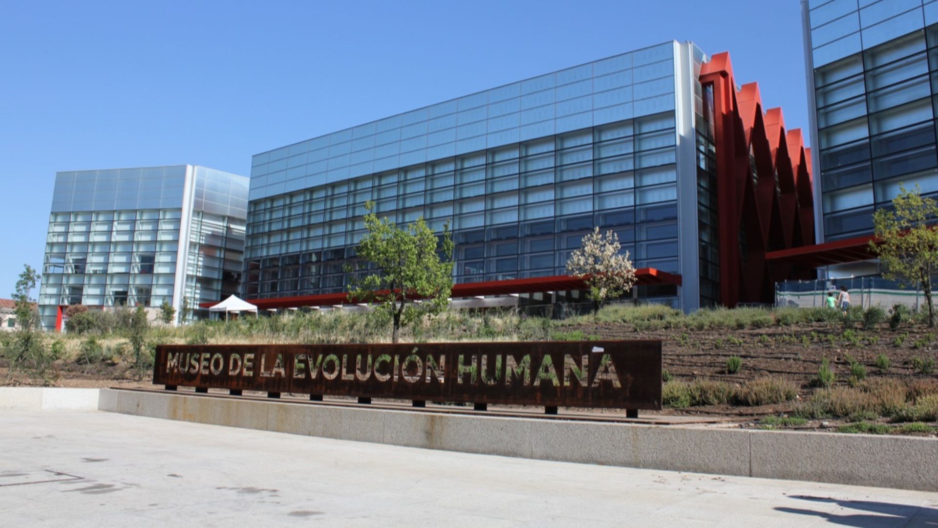File:Human Evolution Museum.jpg