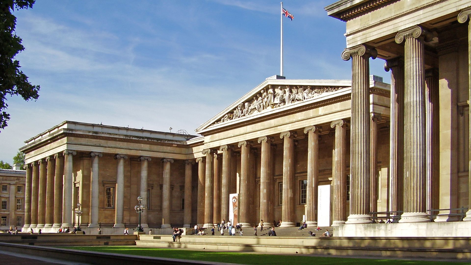 File:British Museum from NE 2.JPG