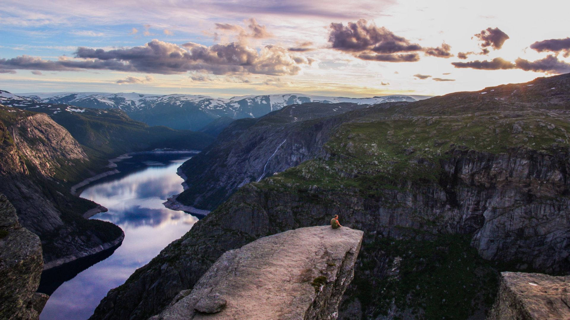File:Trolltunga At Sunset (165701191).jpeg