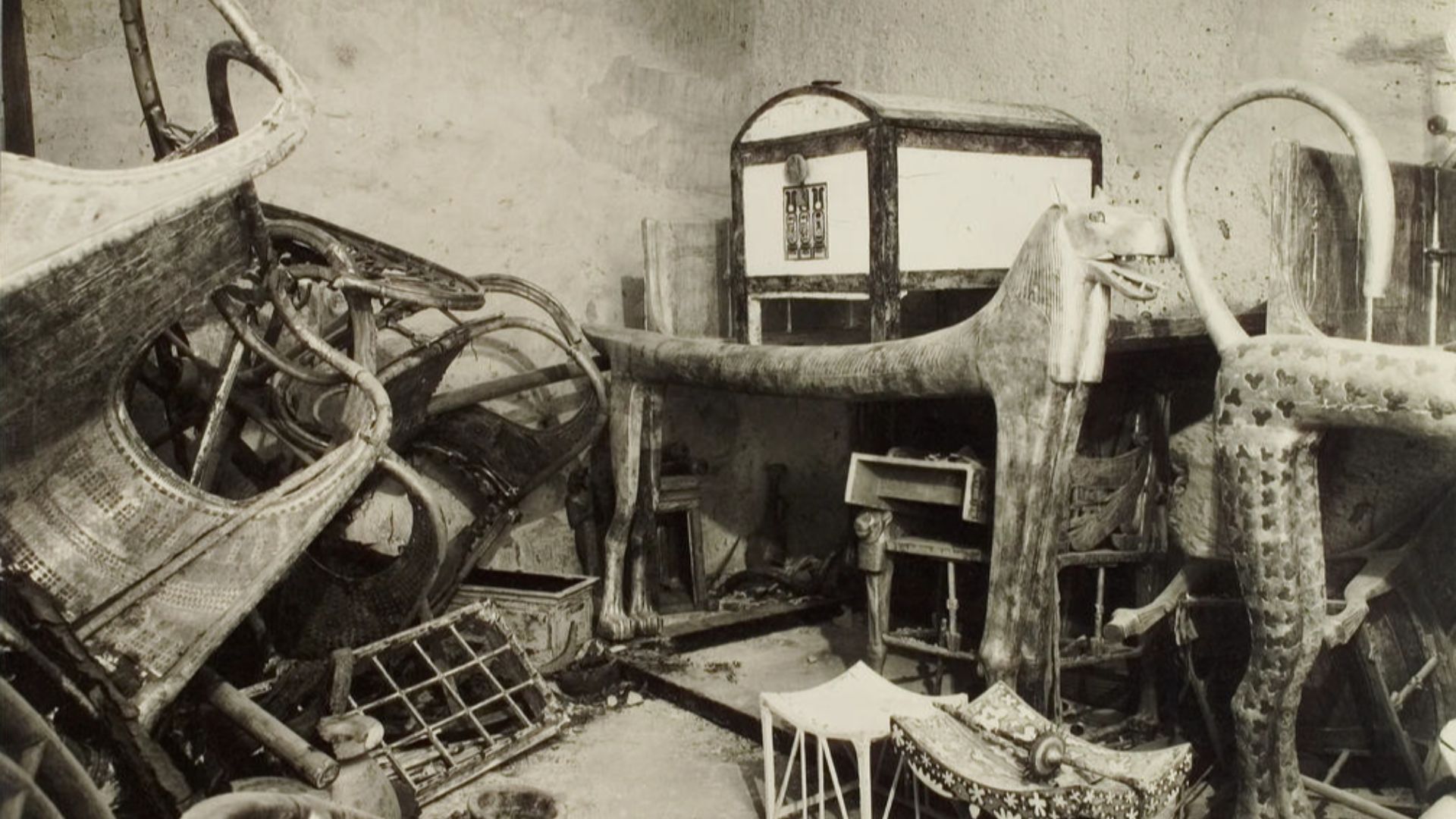 File:Tutankhamun tomb photographs 2 011.jpg