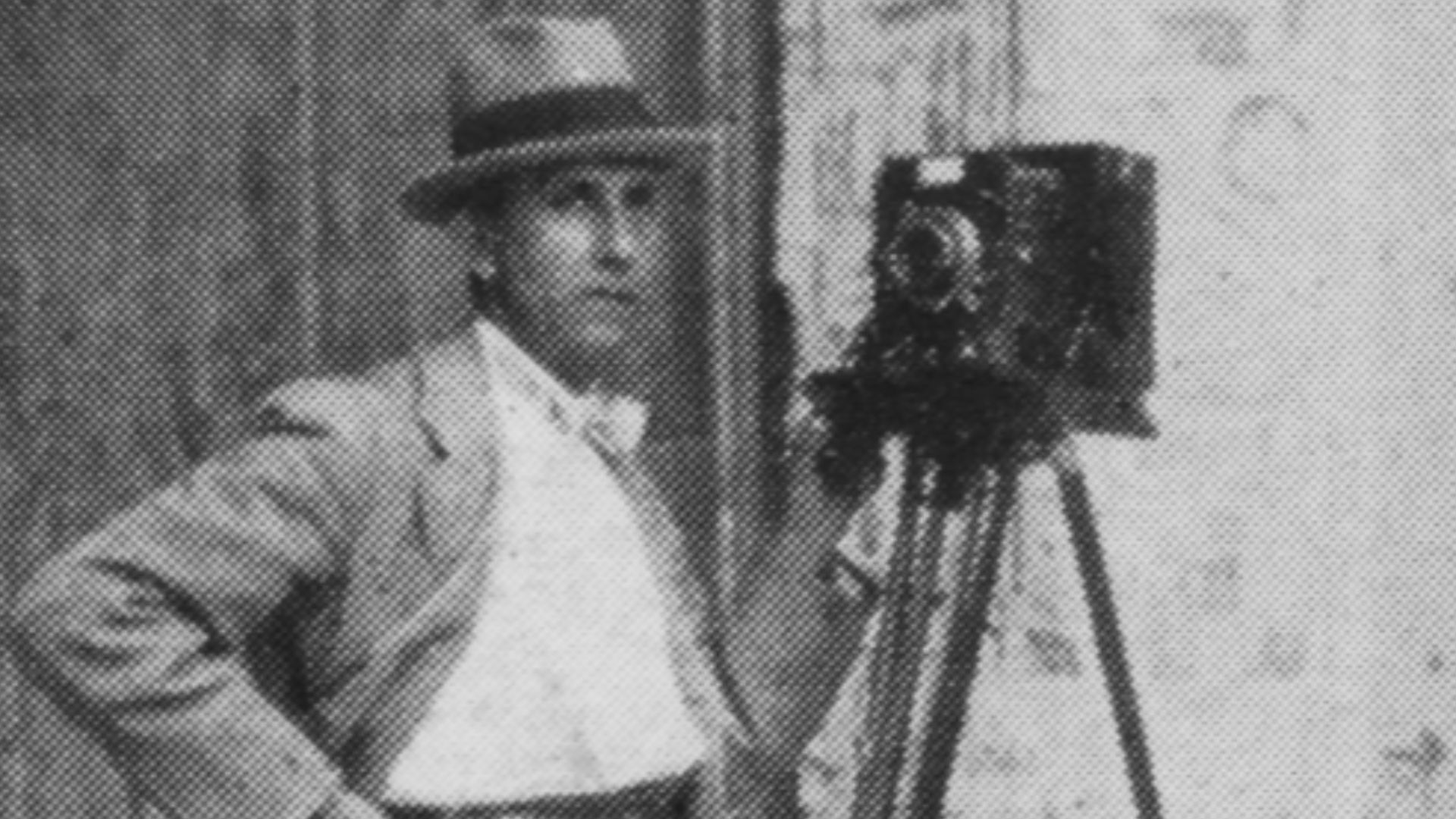 File:Harry Burton, photographer, in the Valley of the Kings 1923.png