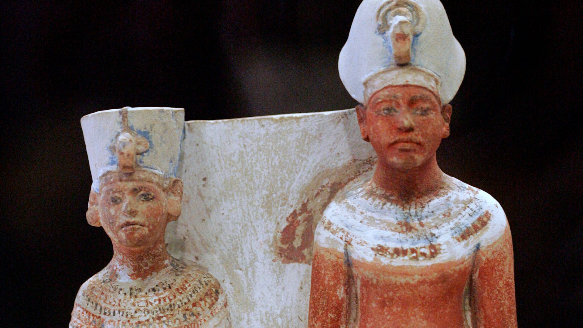 File:Akhenathon and Nefertiti E15593 mp3h8771.jpg