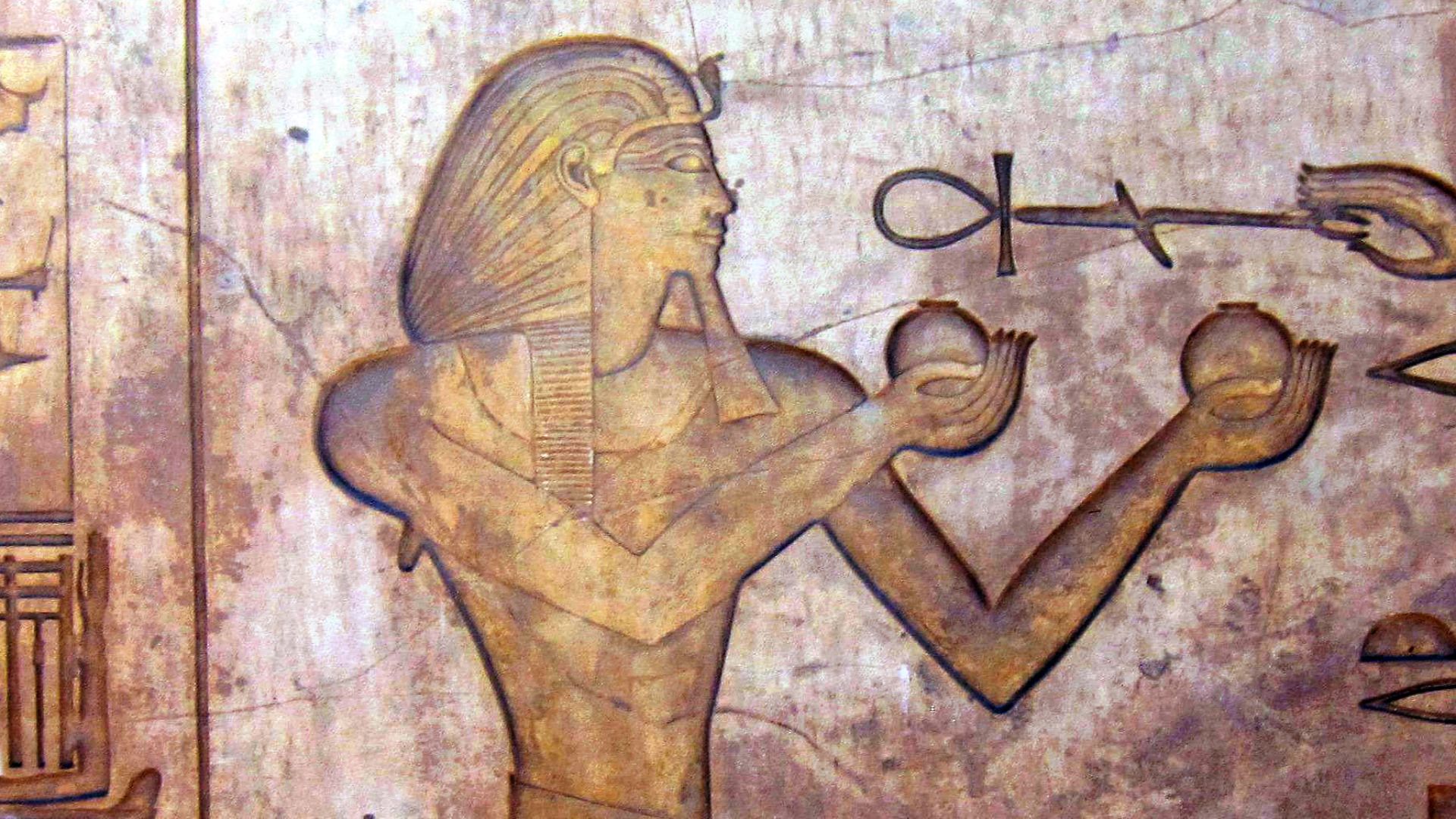 File:Stone block with relief at Karnak Temple Thutmosis II.jpg