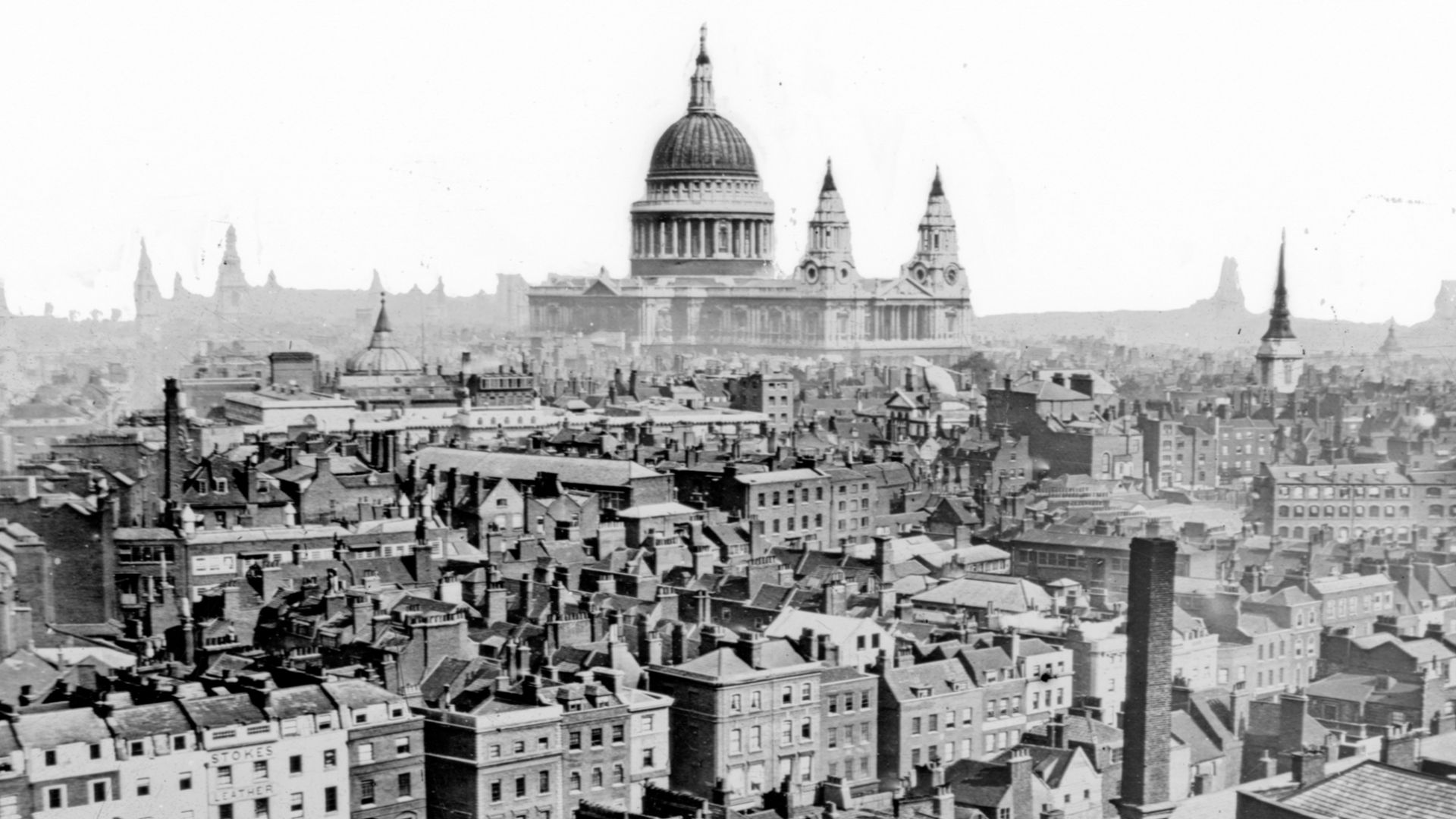 File:On the rooftops of London.jpg