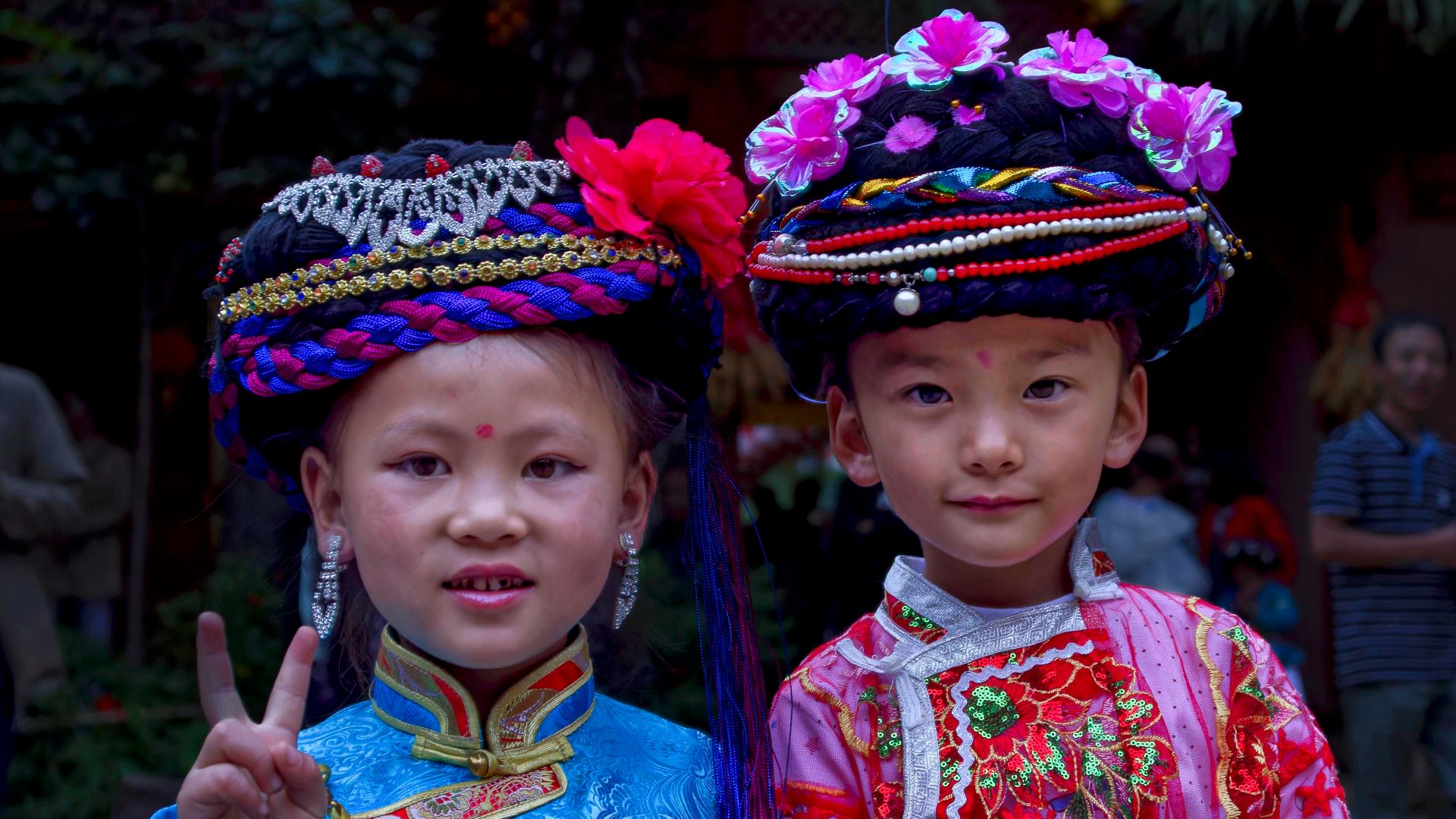File:Mosuo Tibetan Girls (52529113980).jpg