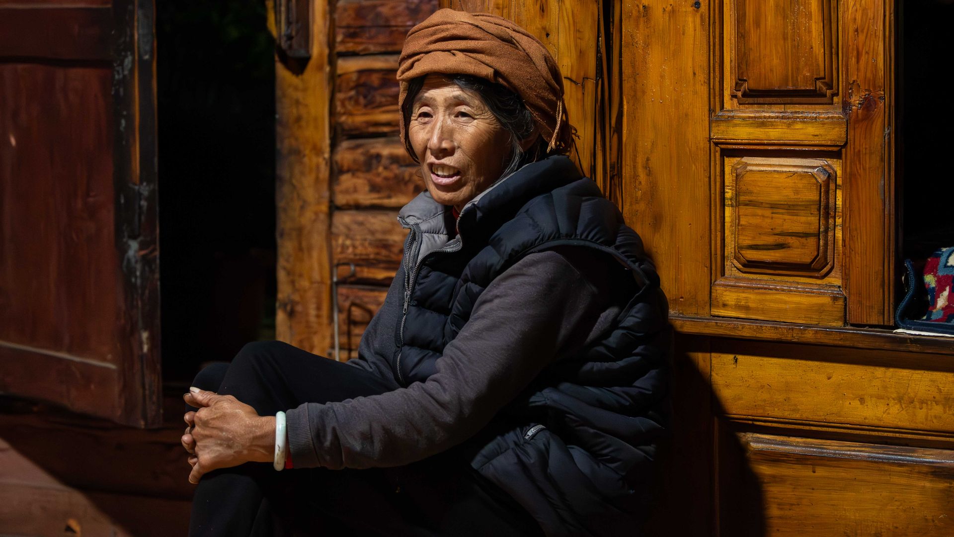 File:Mosuo Tibetan Matriarch.jpg