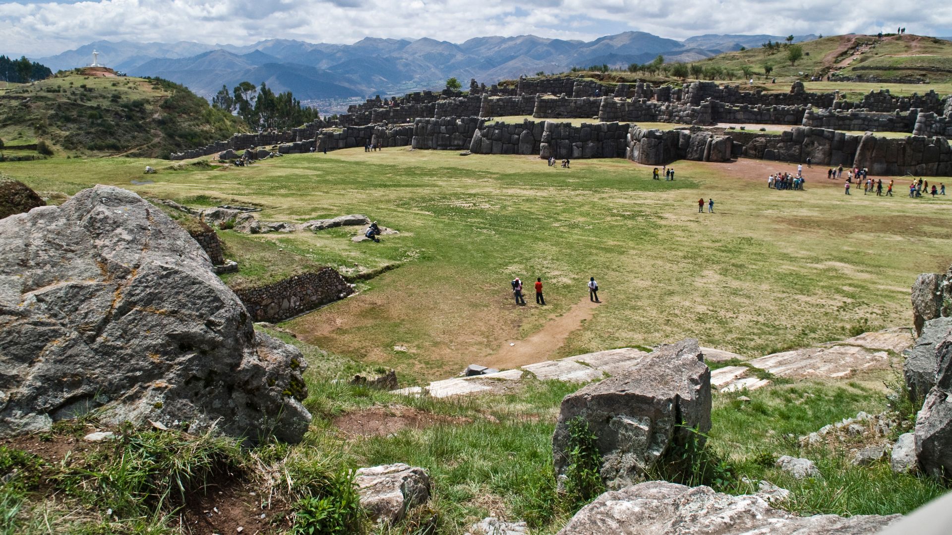 File:Sacsayhuaman in Cusco.jpg