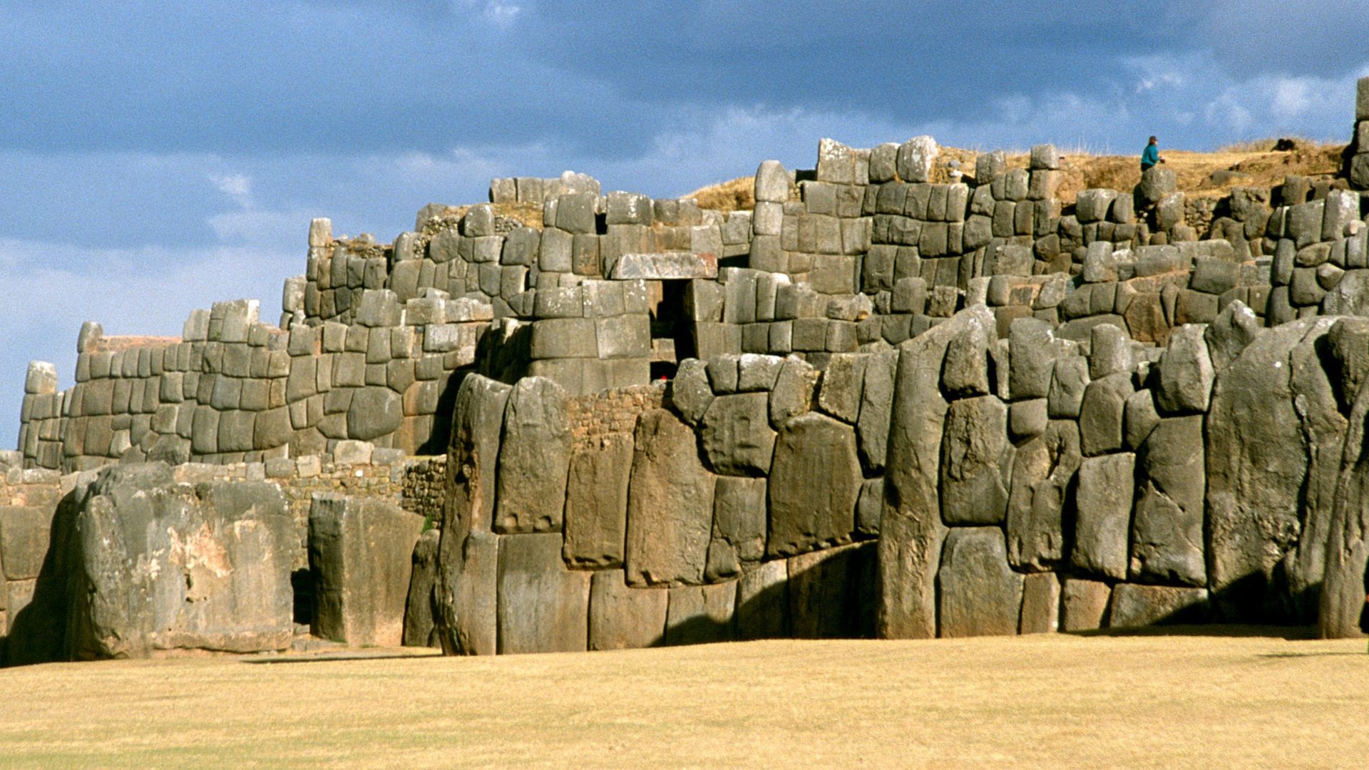 File:Sacsayhuaman-c01.jpg