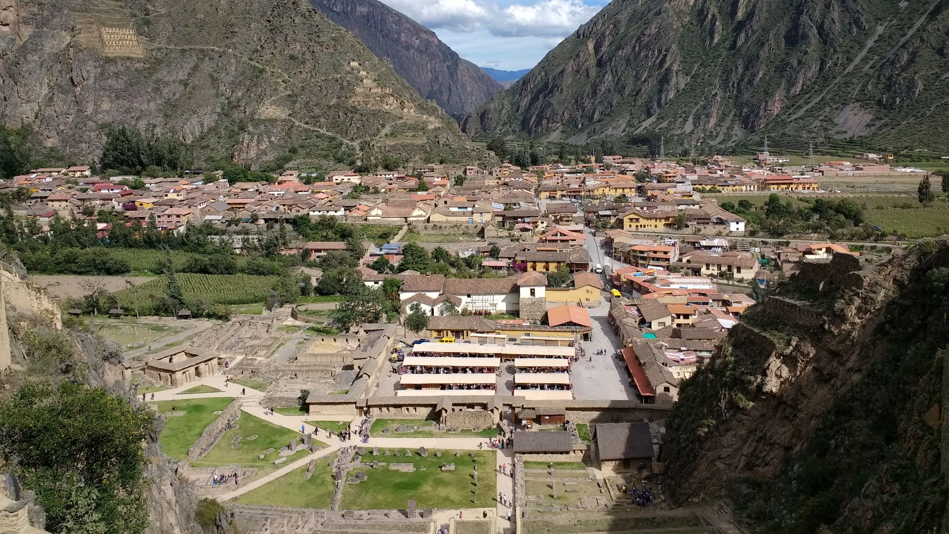 File:Town of Ollantaytambo.jpg