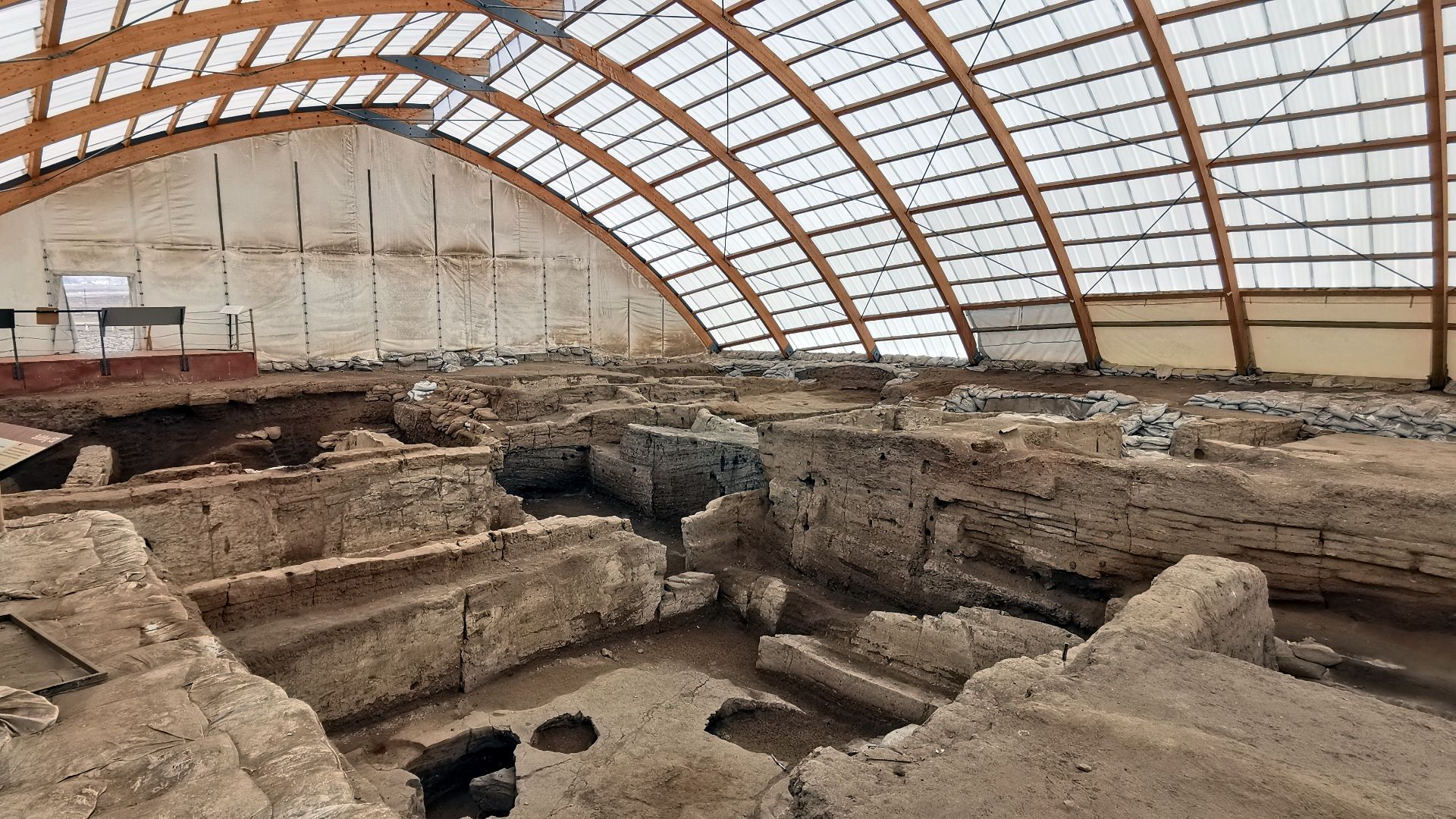 File:Çatalhöyük, 7400 BC, Konya, Turkey - UNESCO World Heritage Site, 07.jpg