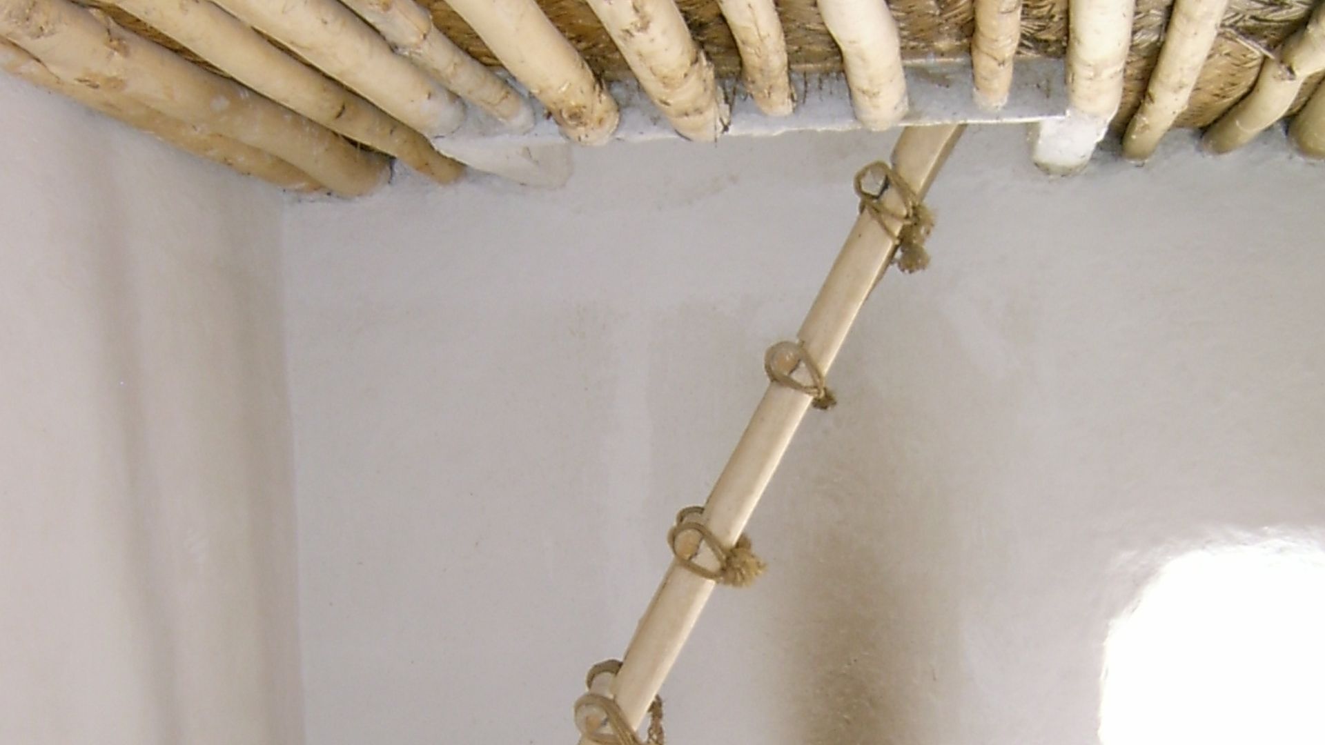 File:Catal Hüyük Restoration B.jpg