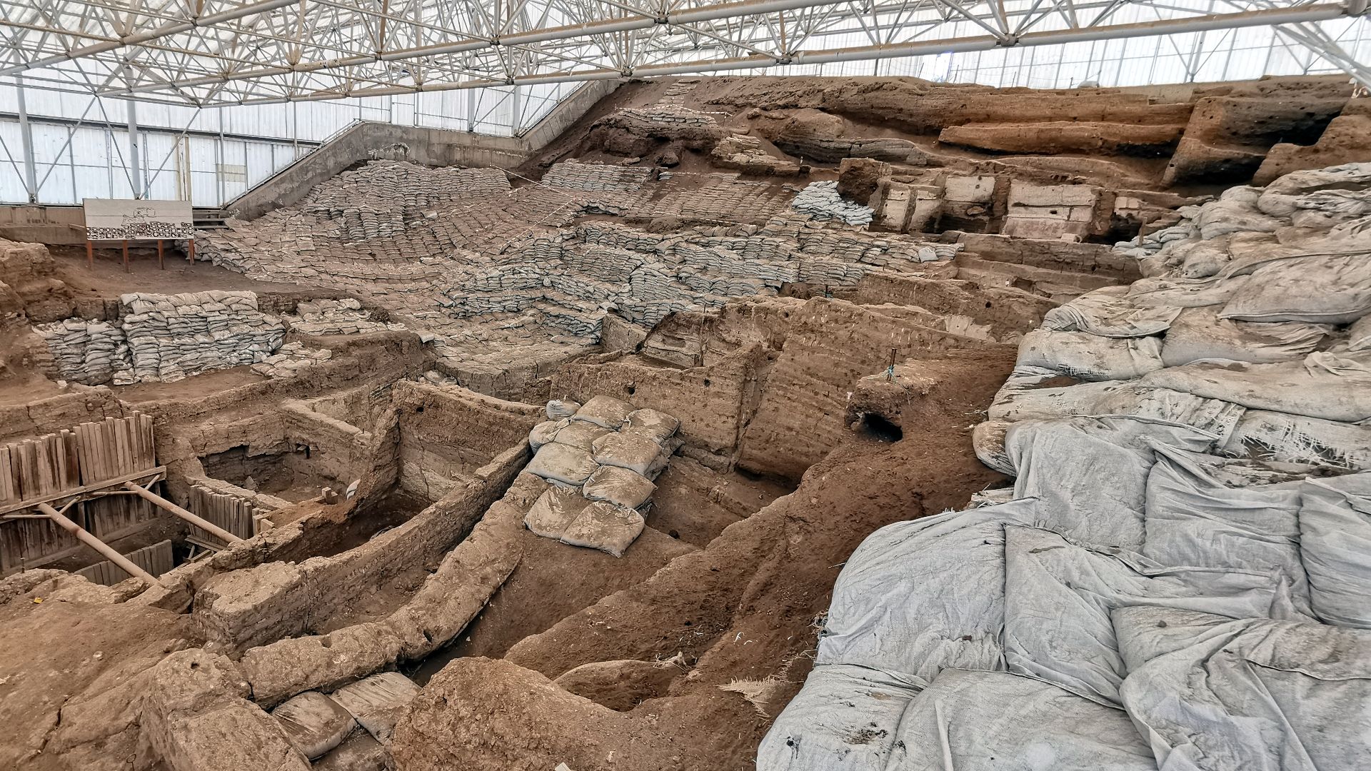 File:Çatalhöyük, 7400 BC, Konya, Turkey - UNESCO World Heritage Site, 09.jpg