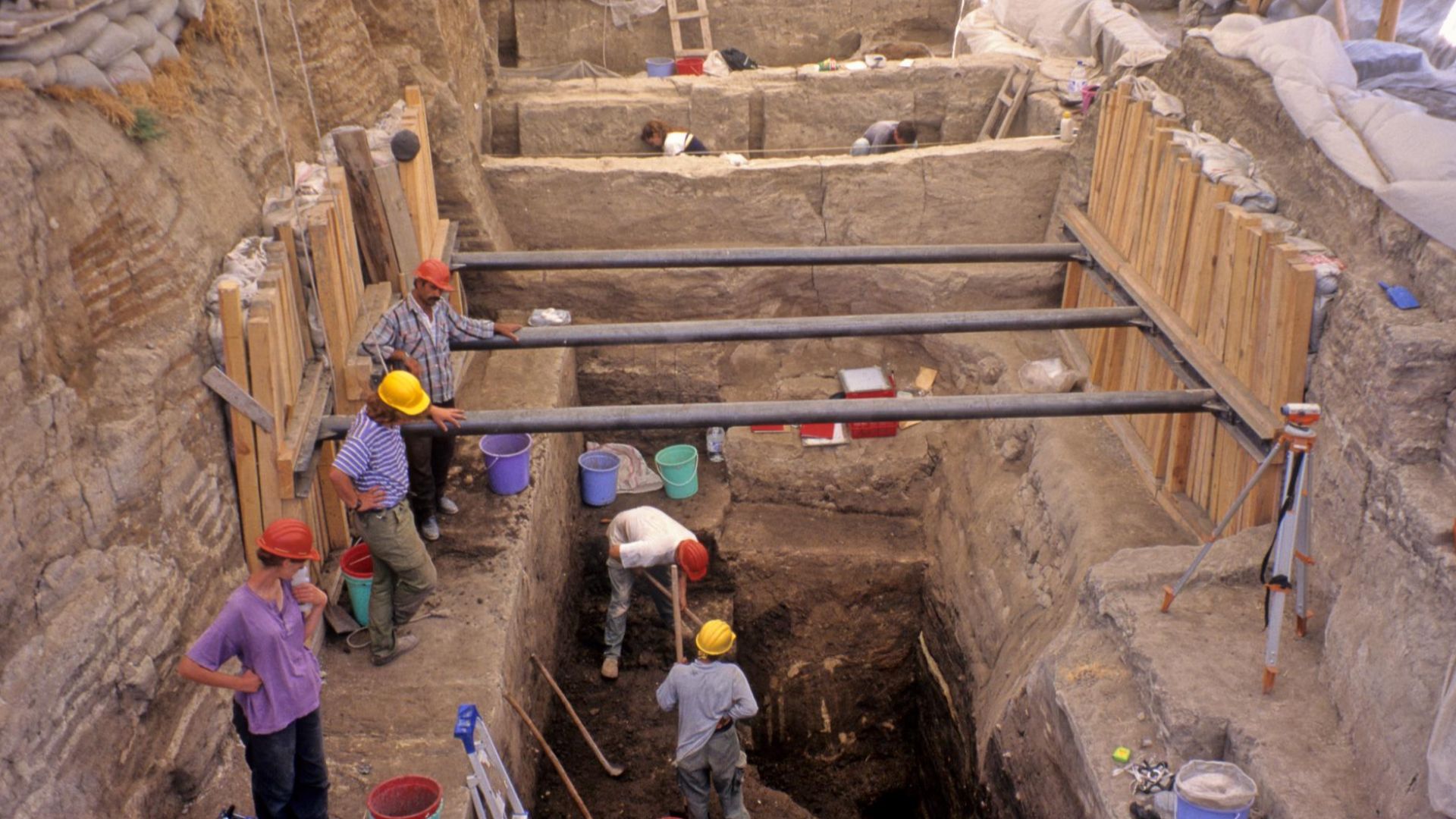 File:Çatalhöyük trench.jpg