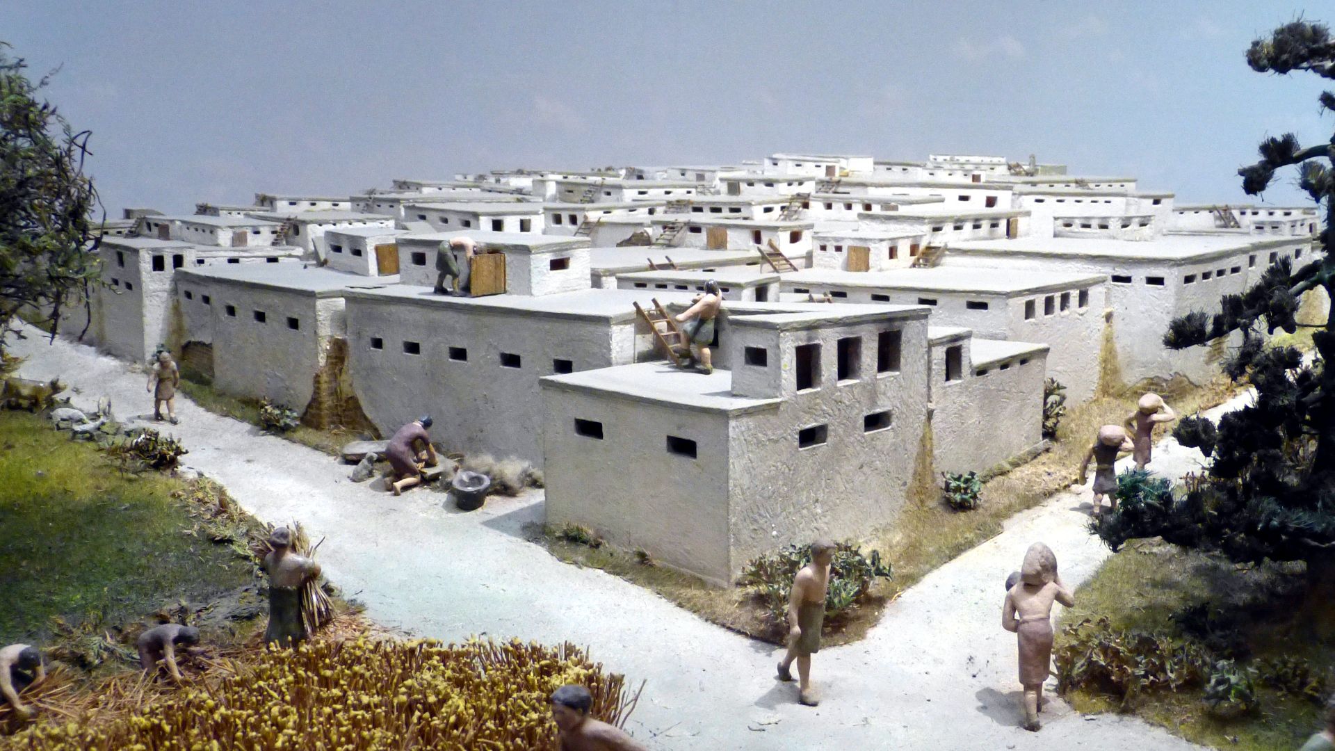 File:MUFT - Catal Höyük Modell.jpg