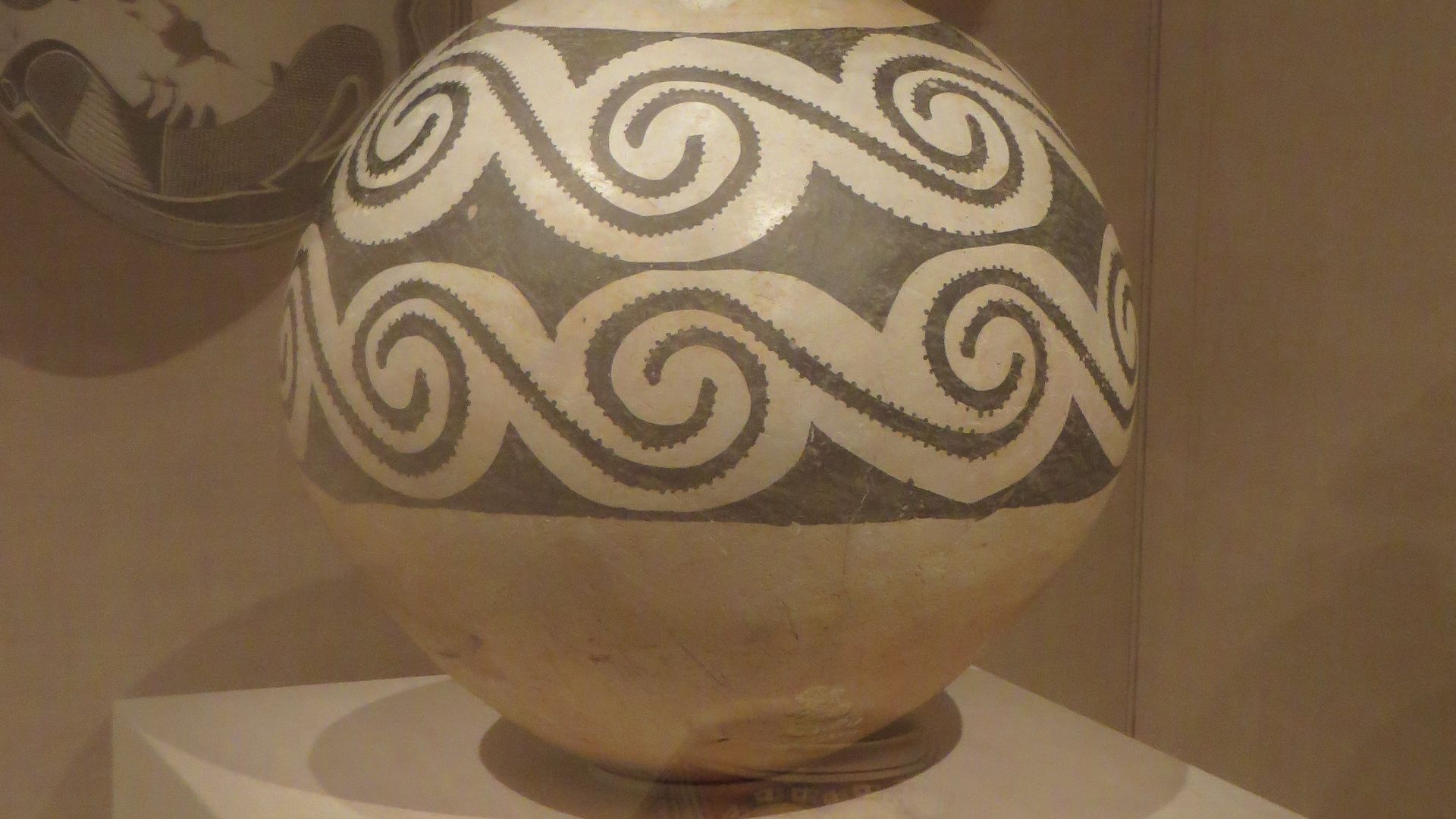 File:Storage Jar with Horizontal Bands of Interlocking Scrolls, Ancestral Pueblo (Anasazi), Black Mesa Black-on-white Kayenta Area, Northeastern Arizona, AD 875 1130, Art Institute of Chicago, Chicago, Illinois (28549010997).jpg