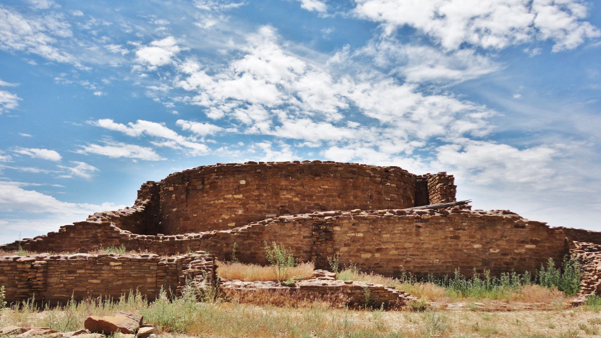 File:Tower kiva at Chetro Ketl.JPG
