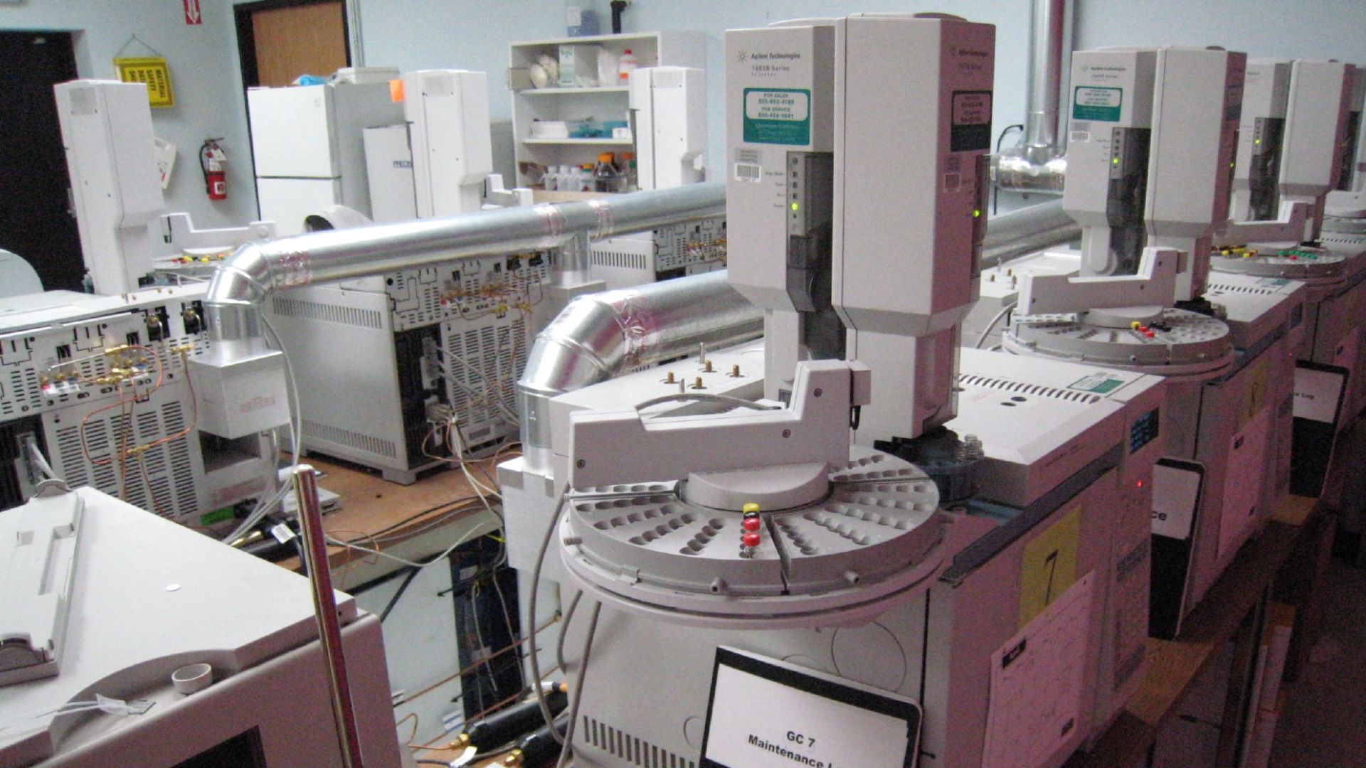 File:Gas Chromatography Laboratory.jpg