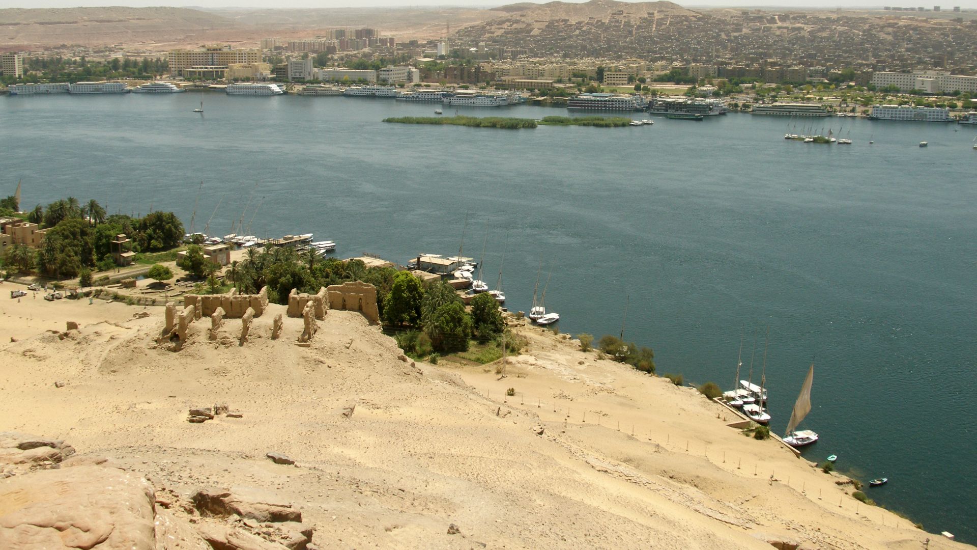 File:Nile River, West bank 2, Aswan, Egypt.jpg