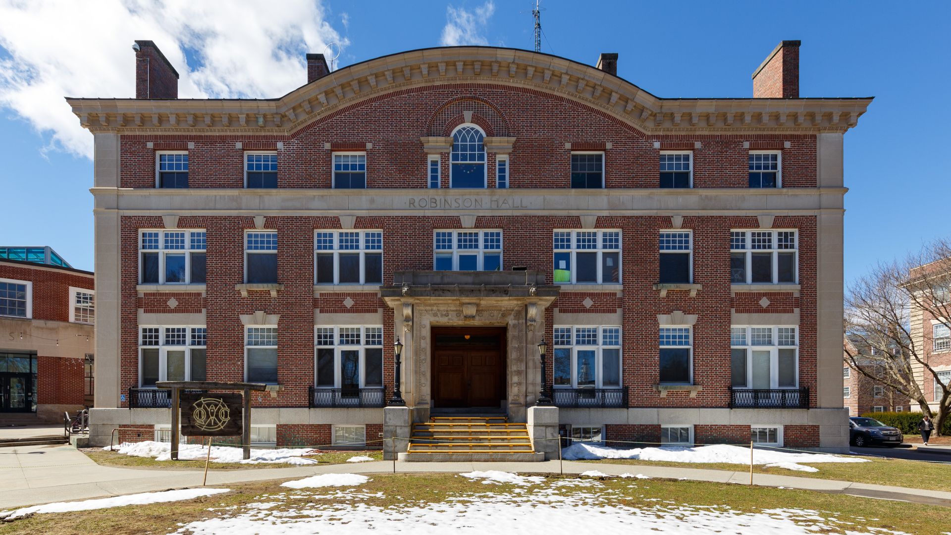 File:Robinson Hall, Dartmouth College.jpg