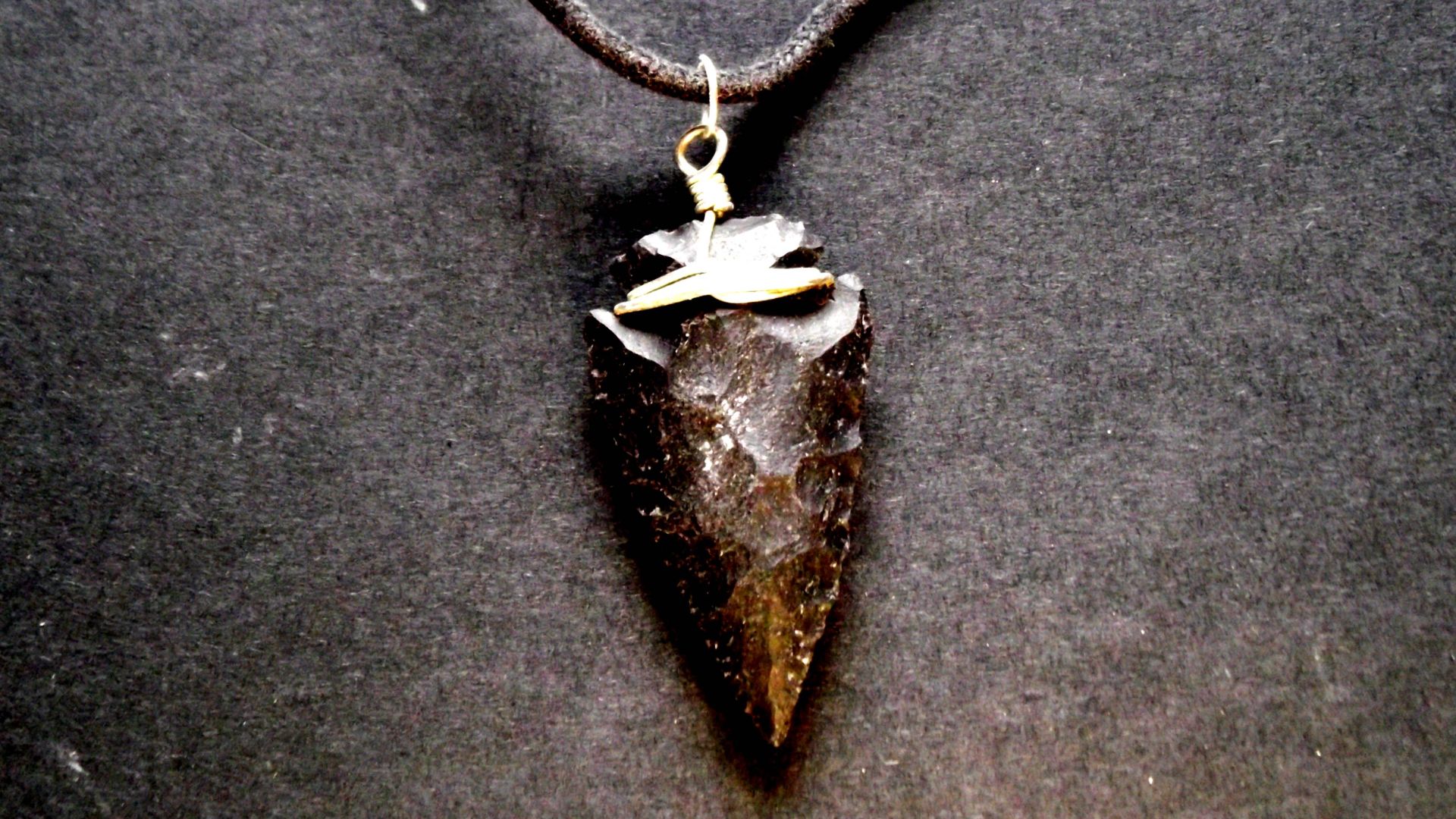 File:Obsidian Elf Shot Arrowhead.jpg