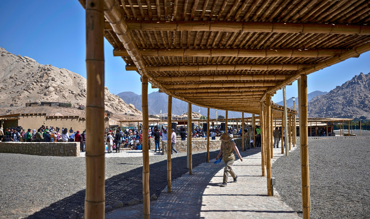 2224196884 - Peru-Archaeology-Penico Visitng