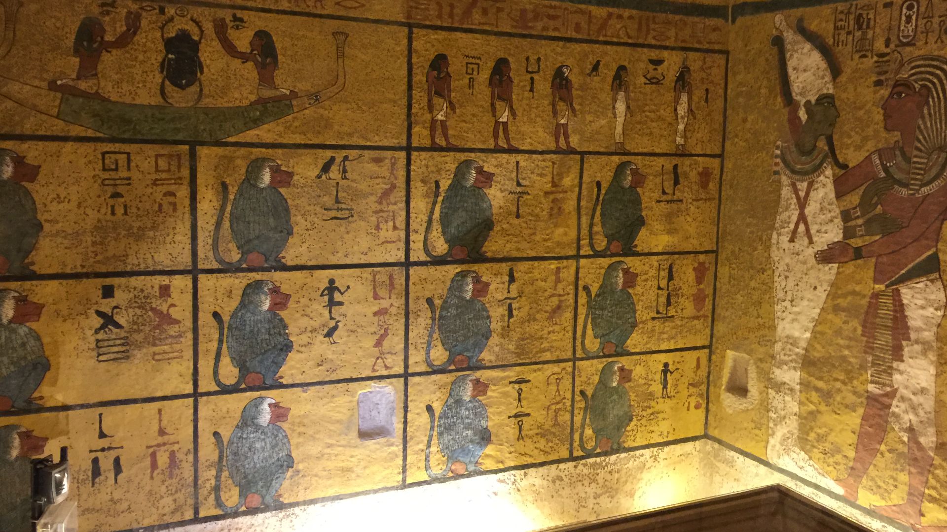 File:Inside Pharaoh Tutankhamun's tomb, 18th dynasty.jpg