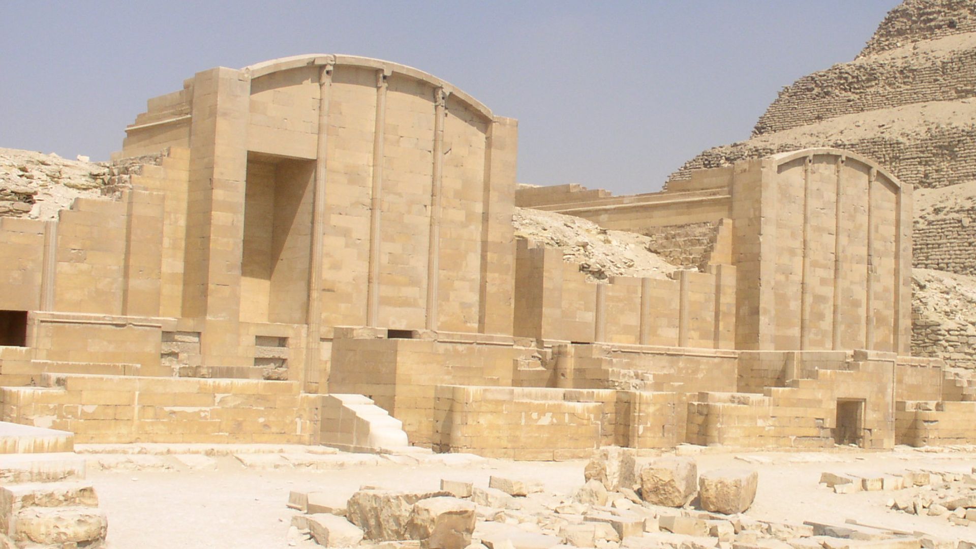 File:Saqqara temple and pyramid.JPG