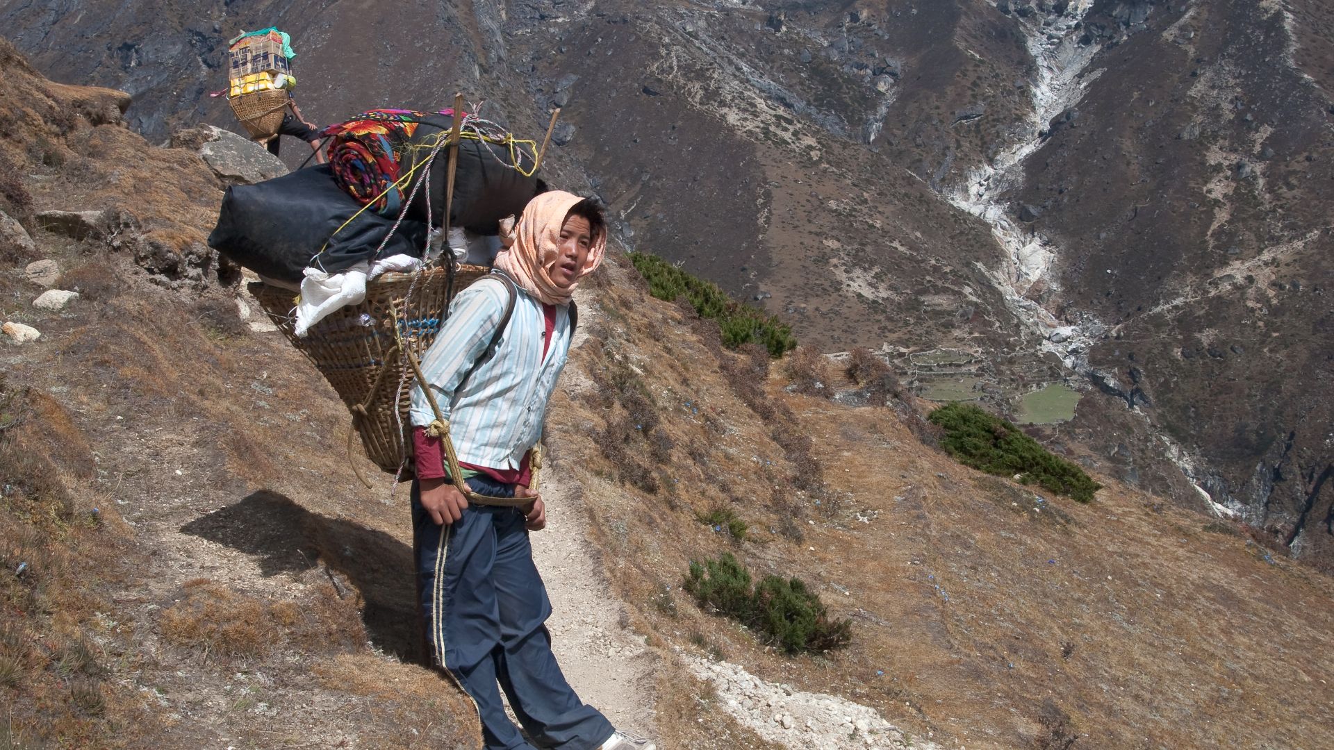 File:Luza, Machhermo, Sherpa boy, Nepal.jpg