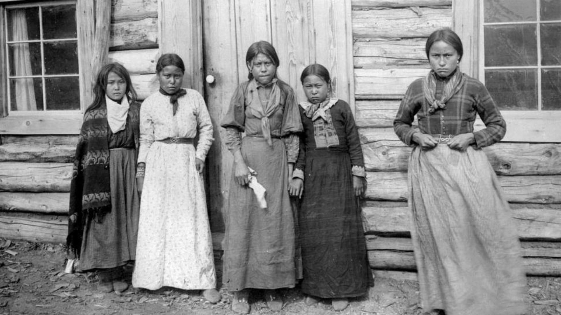 File:Tahltan girls.jpg
