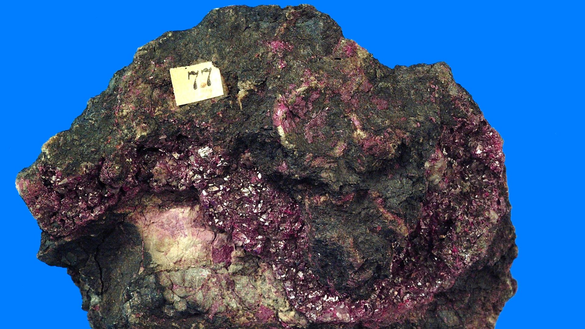 File:Cinnabar (GeoDIL number - 1066).jpg