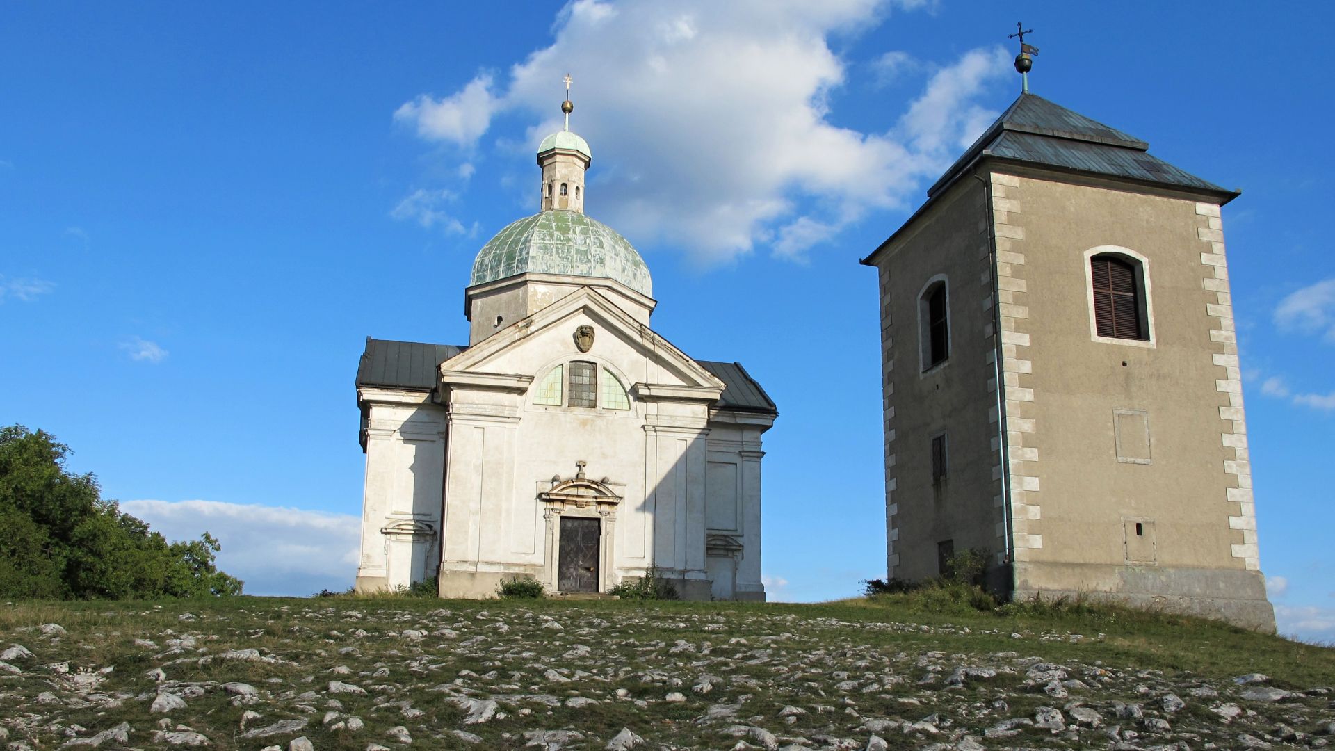 File:Kaple sv Šebestiána Svatý kopeček.jpg