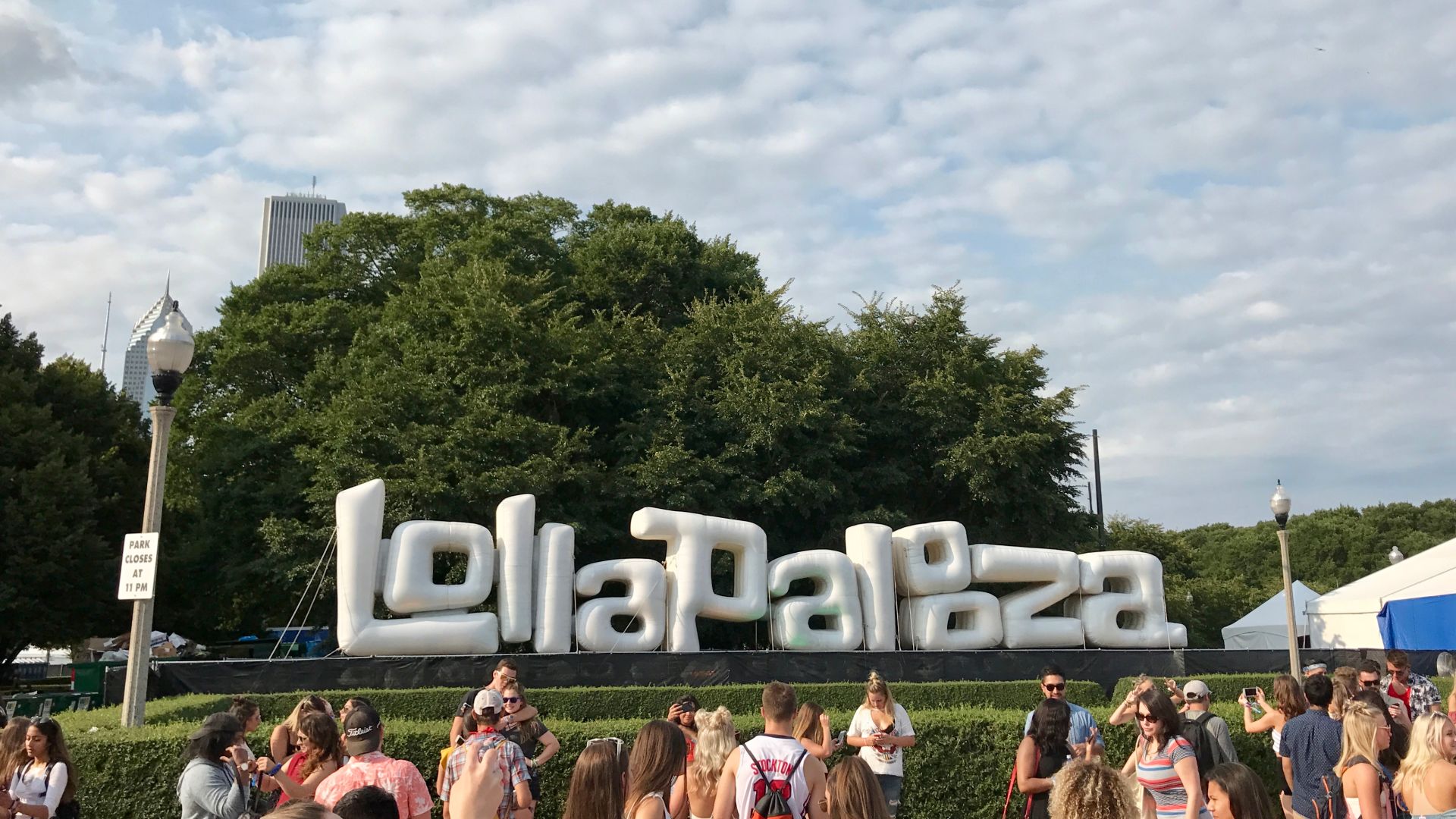 File:Lollapalooza Chicago.jpg