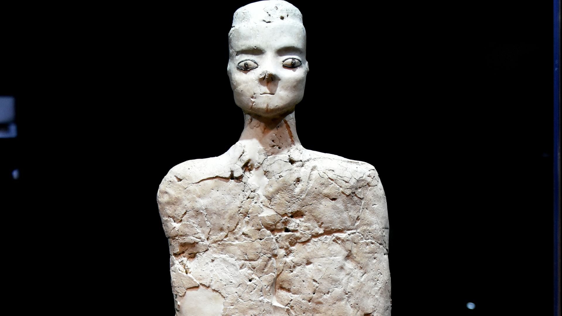 File:Human statue from Ain Ghazal, Amman city, Jordan Museum.jpg