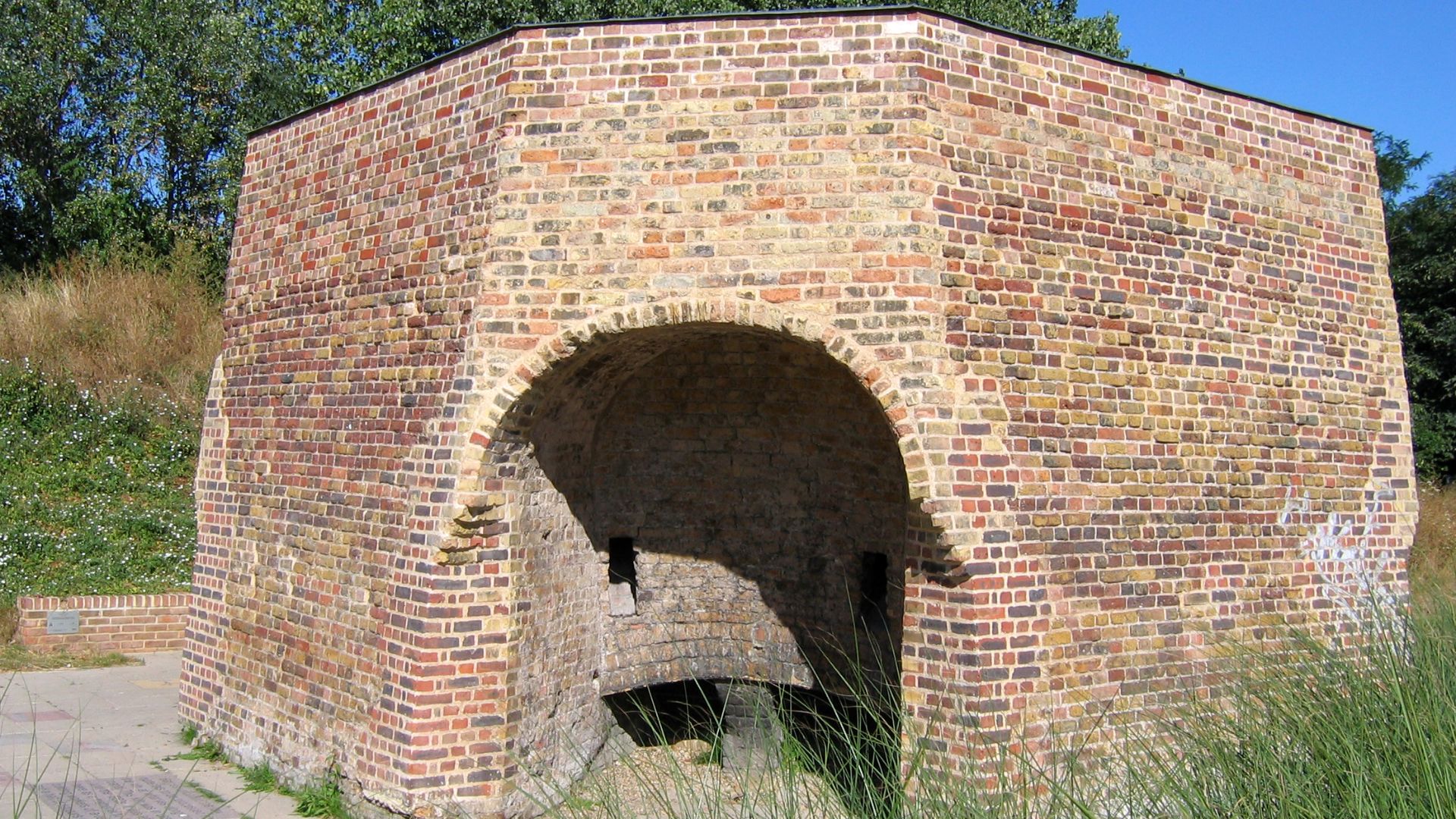 File:Lime Kiln 1.jpg
