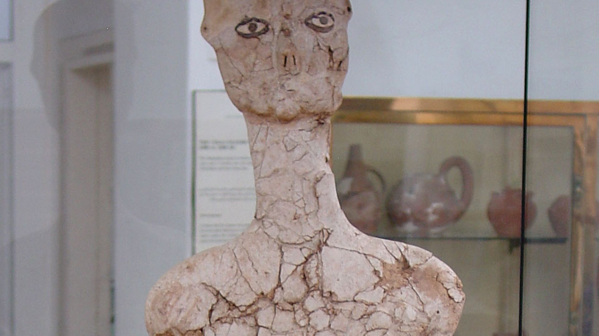 File:Ain Ghazal Statue Jordan Archaeological Museum Amman Jordan0821.jpg