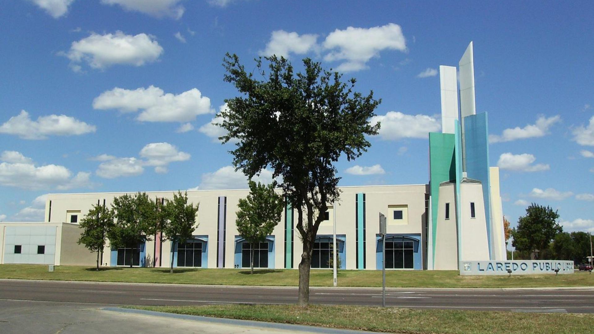 File:Laredo Public Library II.jpg