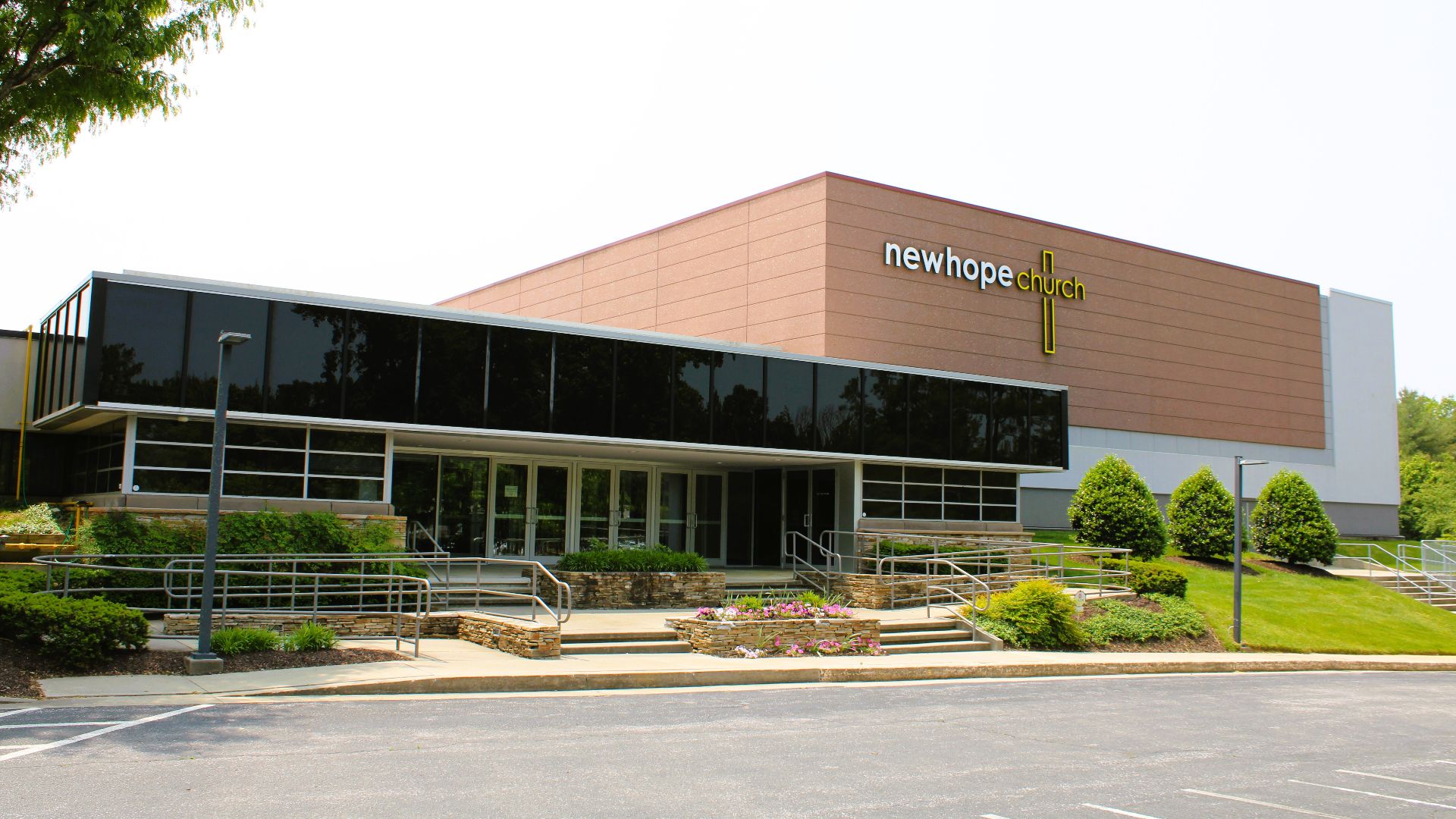 File:New Hope Church - Columbia, Maryland.jpg