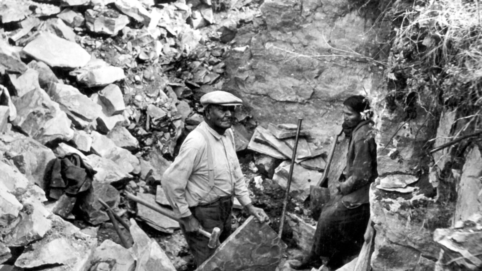 File:Joe Taylor Quarrying in the Late 1920s (71db0fec-edd5-4dc5-95ef-30851817434f).jpg