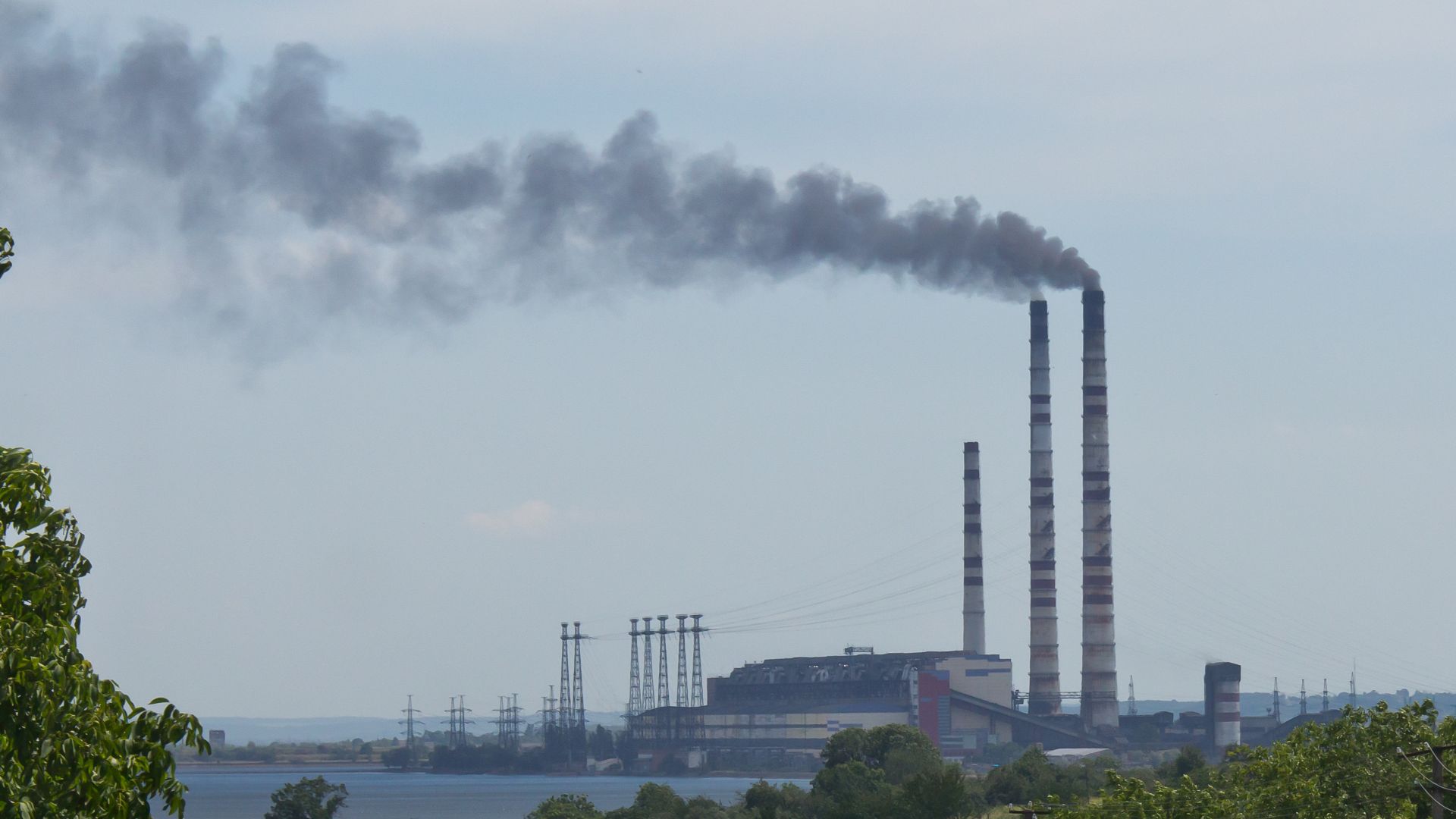 File:Power plant Burshtyn TES, Ukraine-6057a.jpg