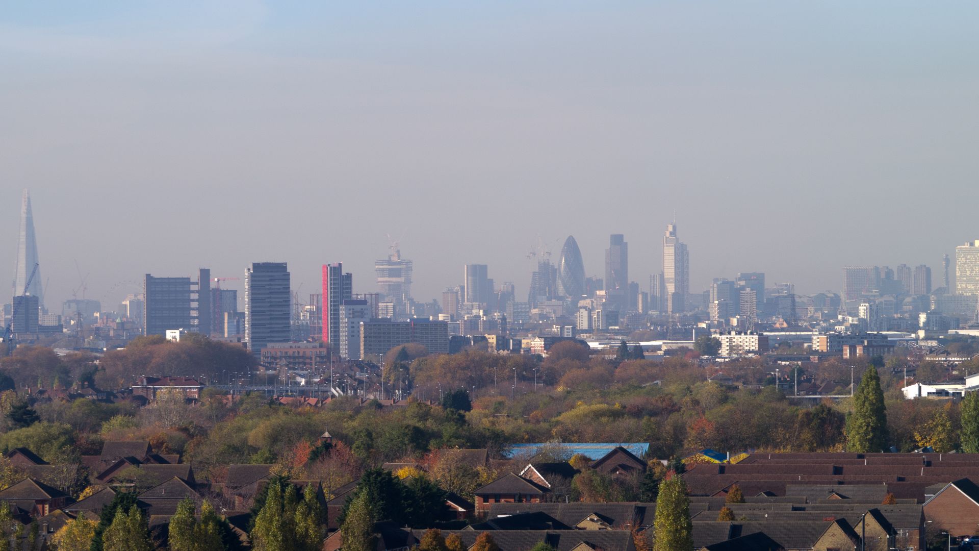 File:Low-lying haze over London.jpg