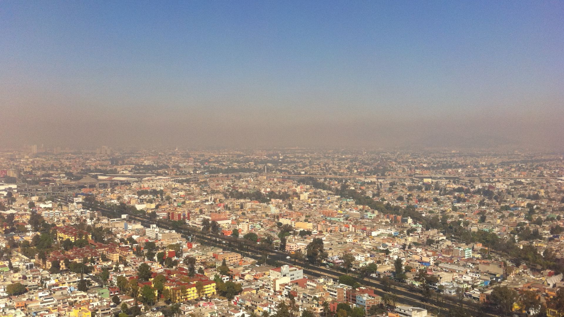 File:SmogOverMexicoCity.jpg