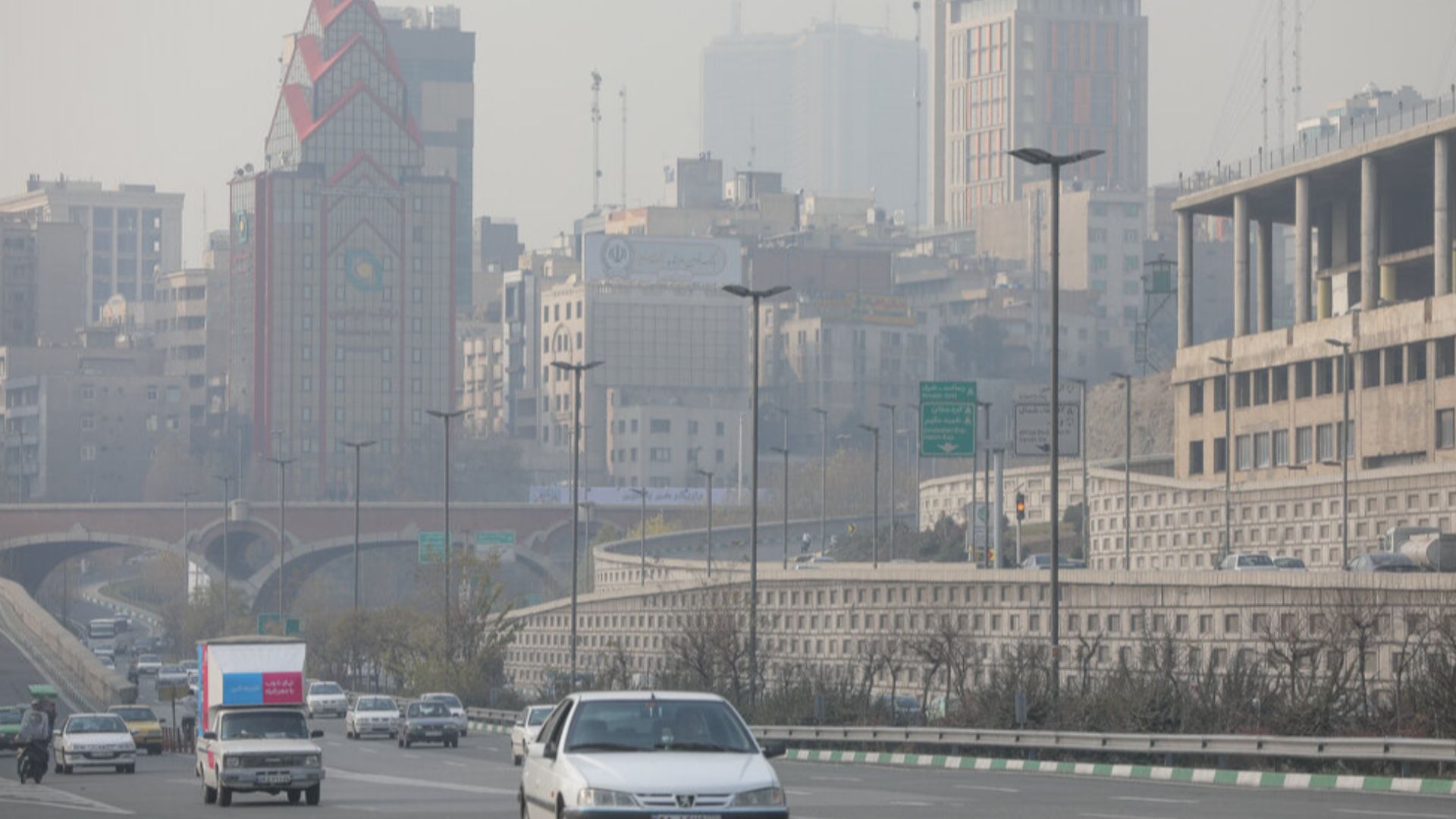 File:Heavy Air pollution in Tehran 3.jpg
