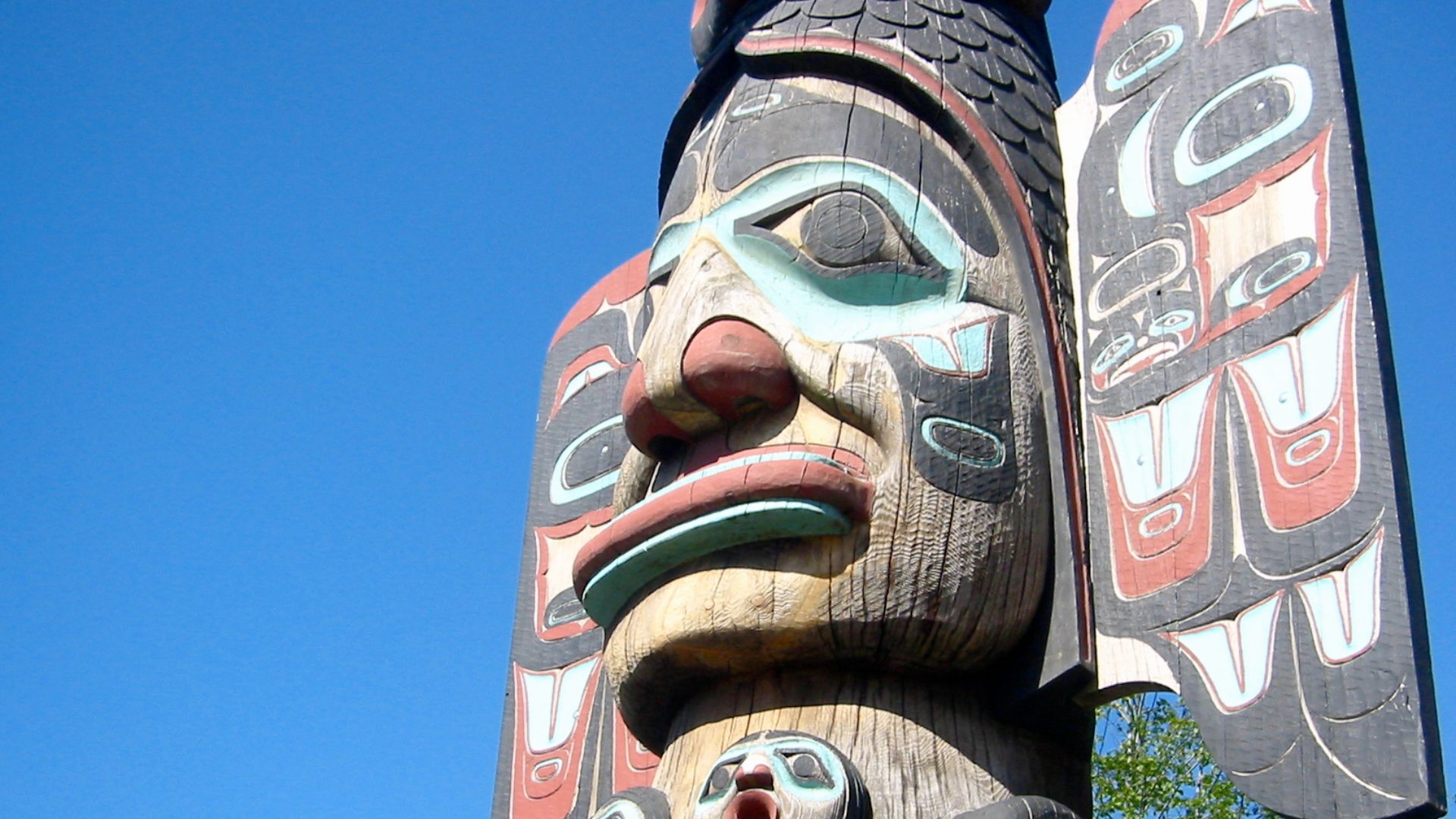 File:Ketchican totem pole 2.jpg