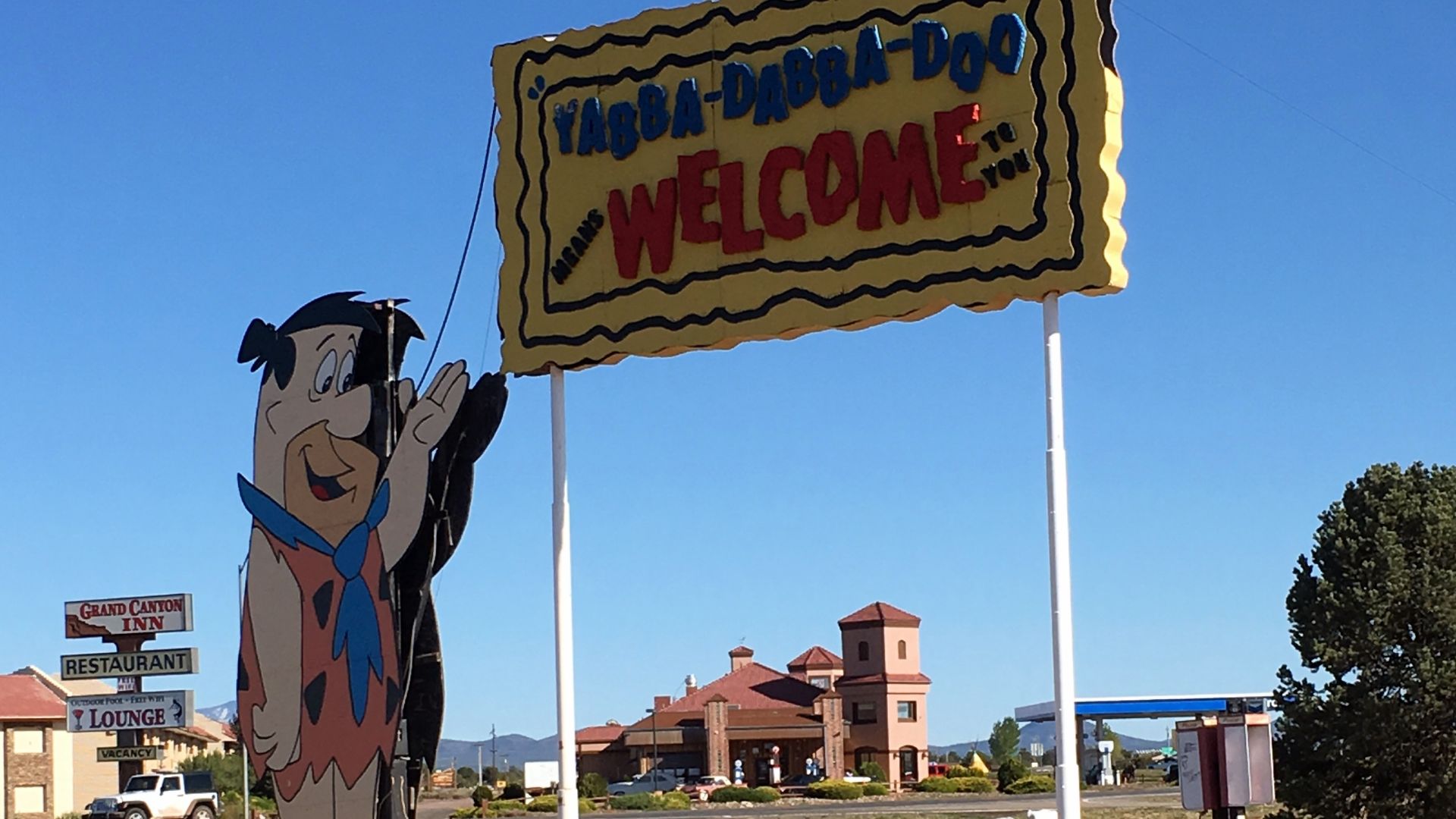 File:Williams - Bedrock City - Yabba-Dabba-Doo Welcome Sign (35359967780).jpg