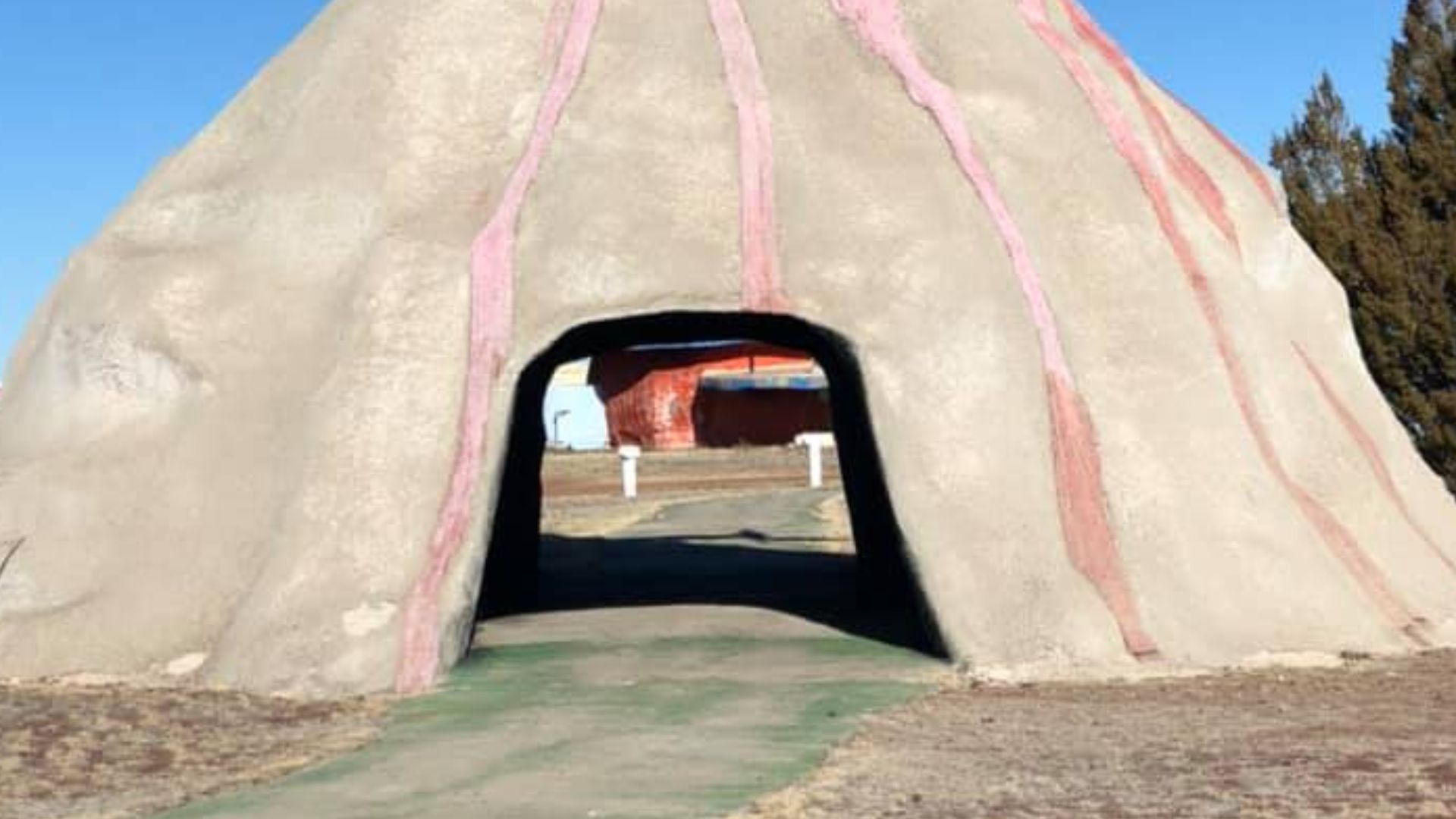 File:Valle-Bedrock City-8-1972.jpg