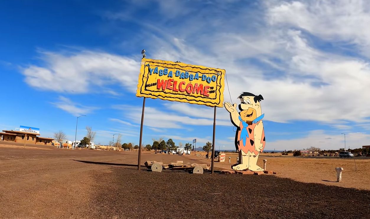 The Flintstones Land Tour - Weird Roadside Attraction - Flintstones Bedrock City 2021 by Attractions 360°