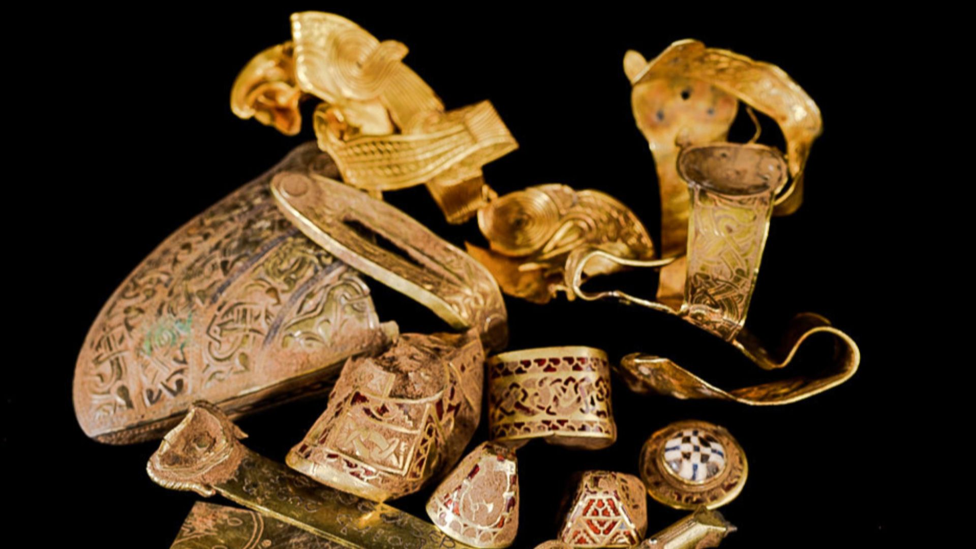 File:Staffordshire hoard annotated.jpg