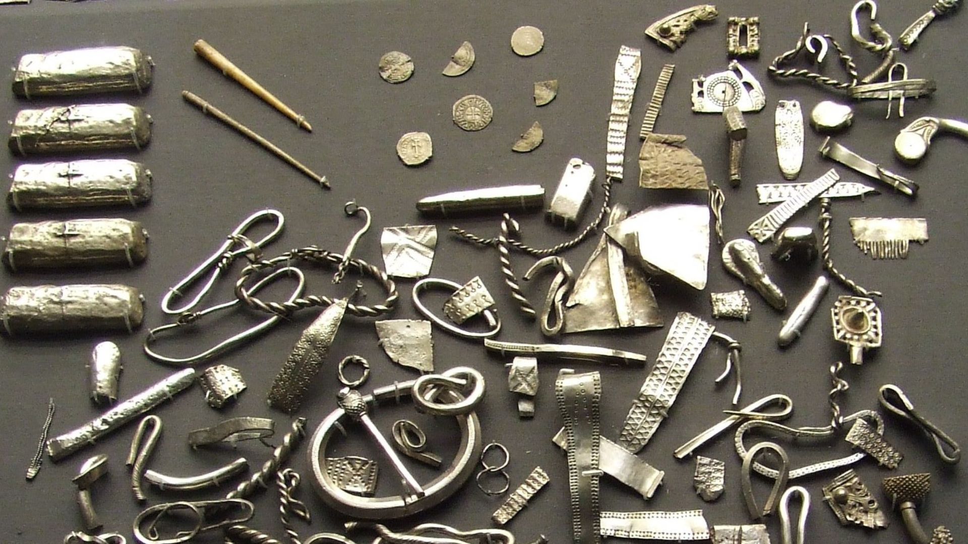 File:Cuerdale hoard viking silver british museum.JPG