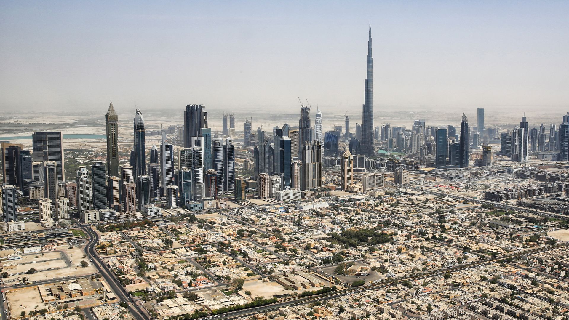 File:Dubai Skyline mit Burj Khalifa (18241030269).jpg