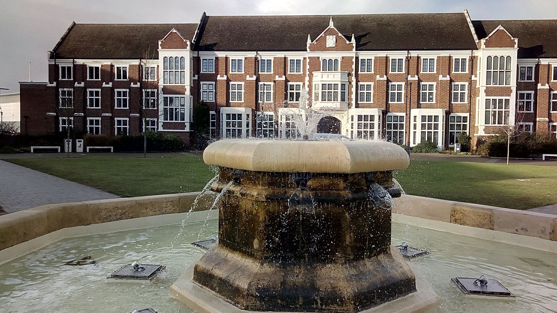 File:Loughborough University buildings 5.jpg